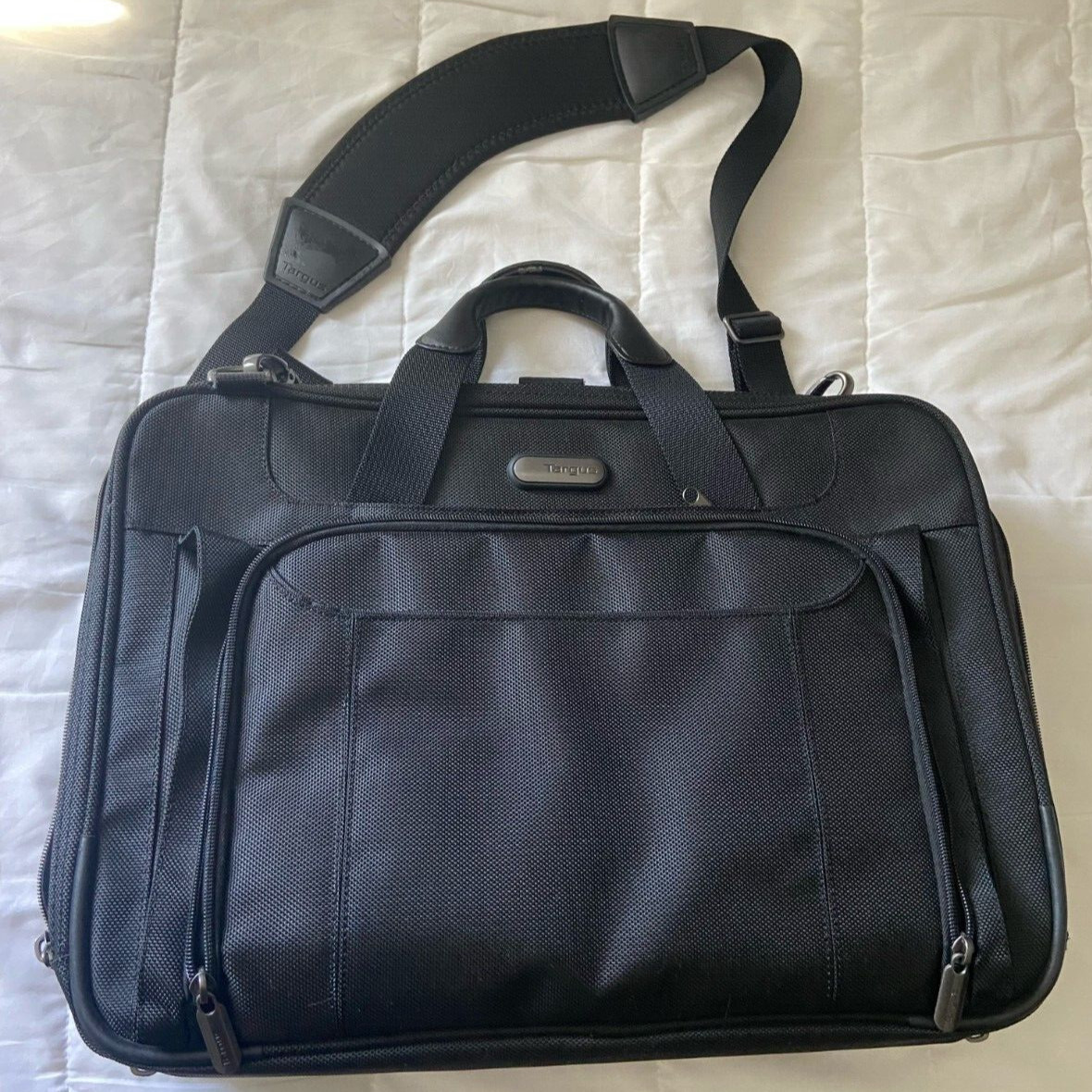 Targus Classic Black Laptop Bag CVCT02UA155-50