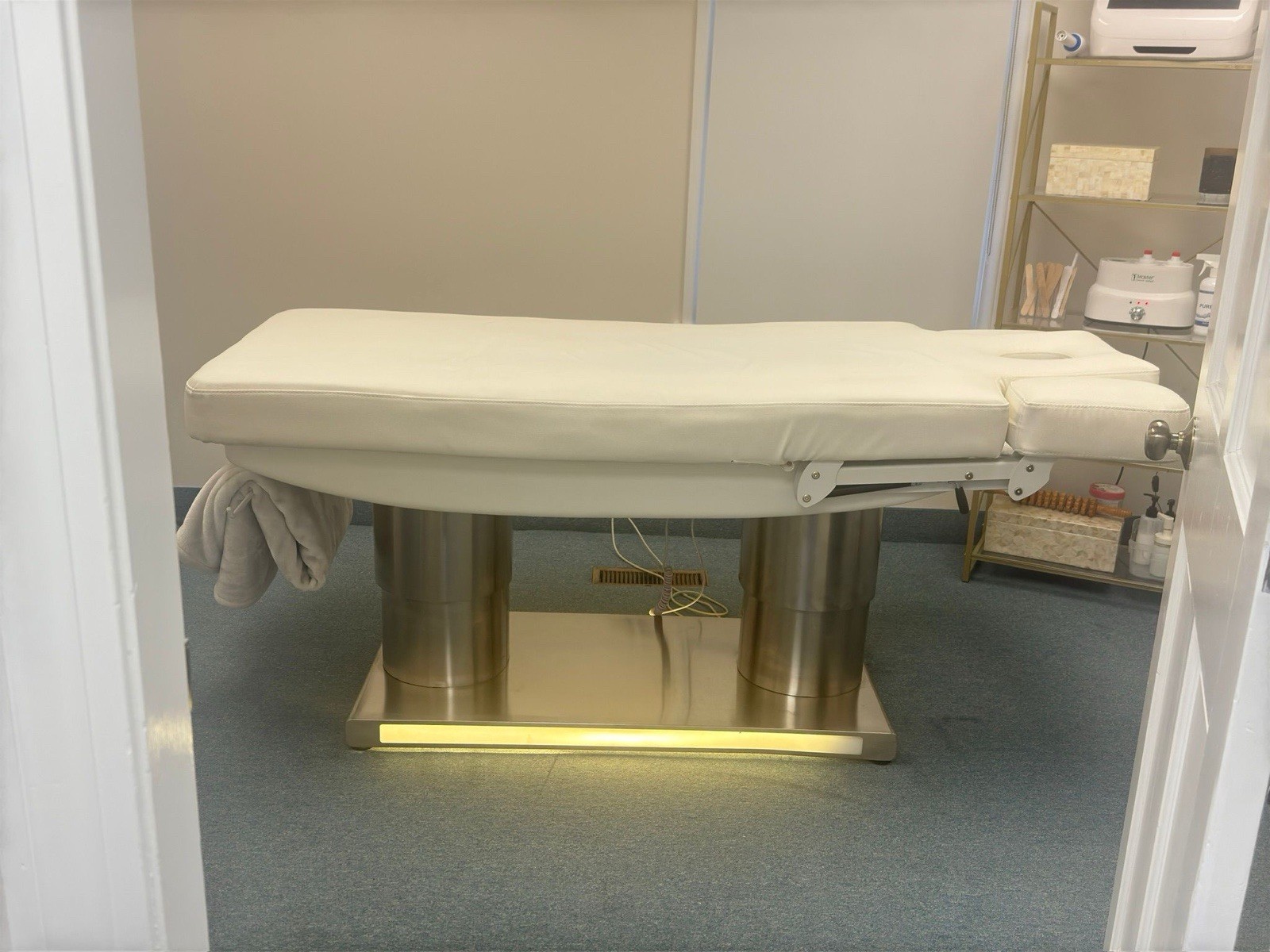 White Electric 3Motor Massage Facial Bed/Table Beauty Spa Medical Treatment Heat