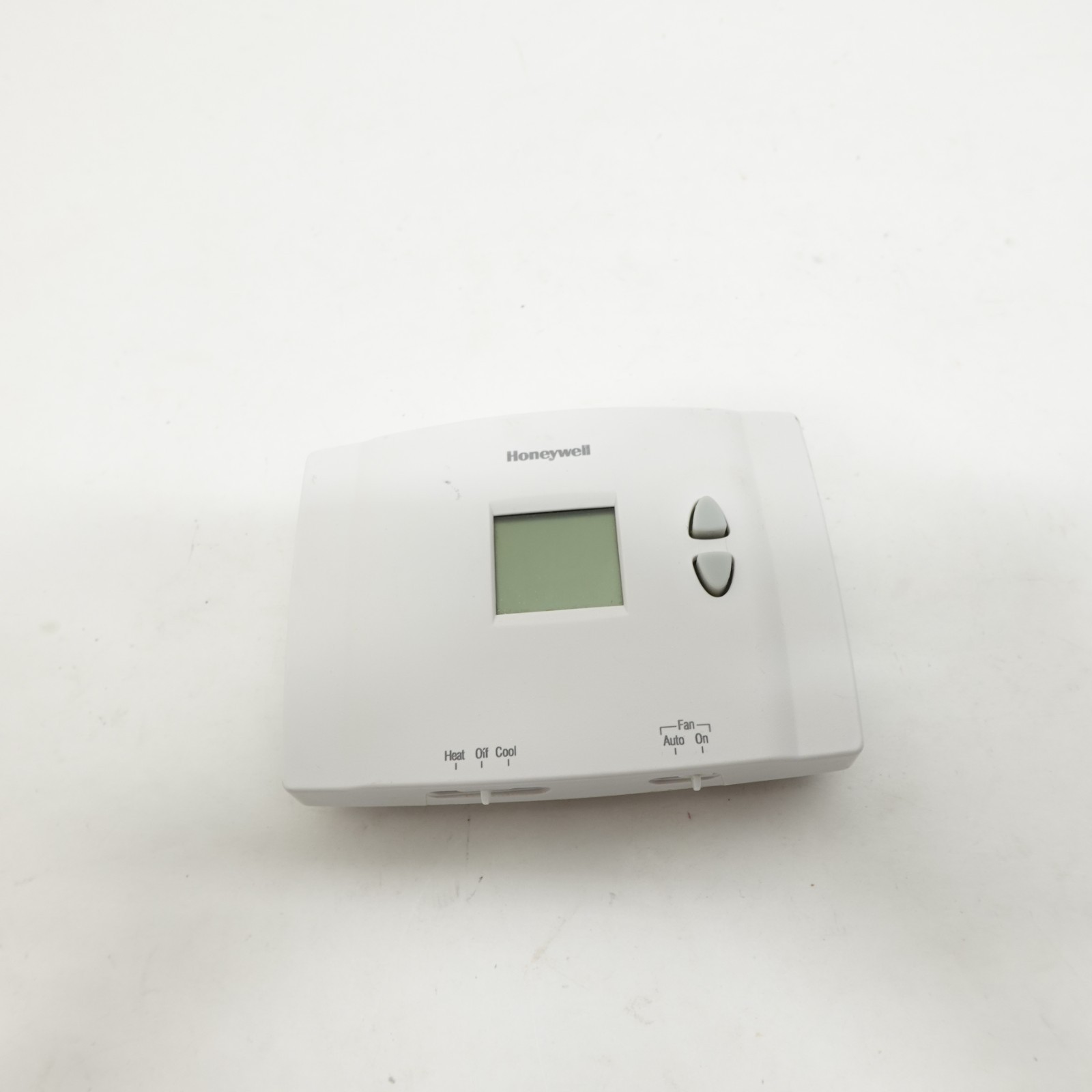 Honeywell RTH11181016 Digital Non-Programmable Thermostat - White Used