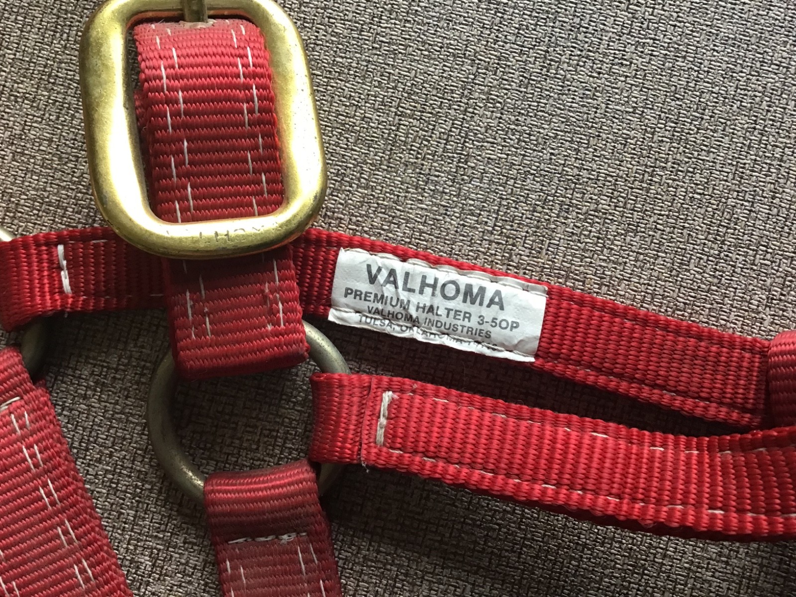 Valhoma horse halter, 3-50P, red. New, unused