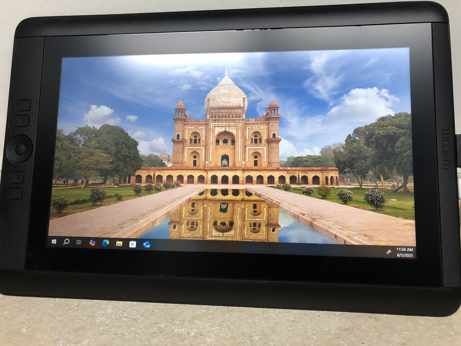 WACOM CINTIQ 13HD CREATIVE DISPLAY DRAWING TABLET, TESTED WORKING TABLET ONLY