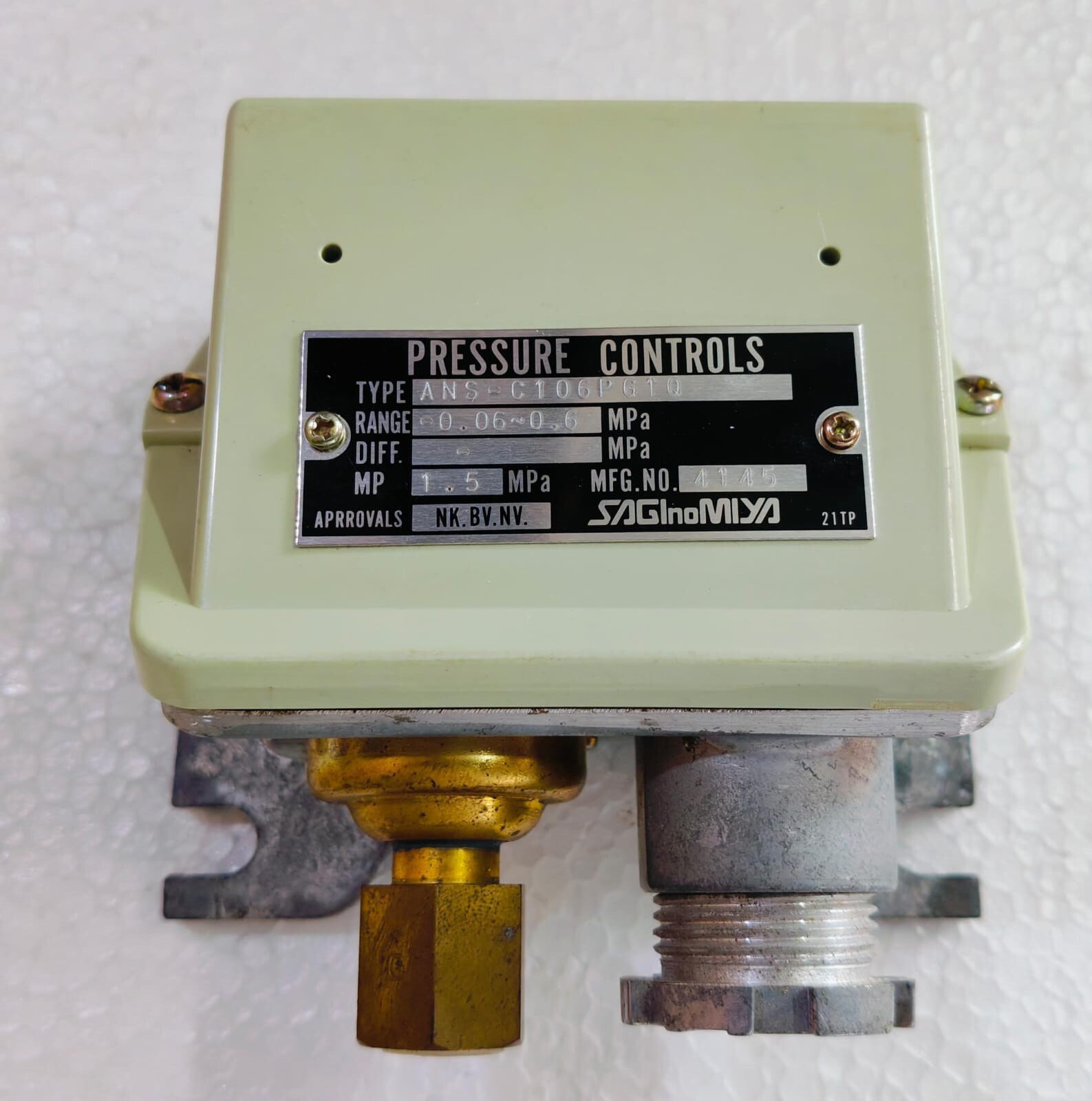 Saginomiya  Pressure Controls P/N: ANS-C106PG1Q Range: 0.06-0.6 MPa
