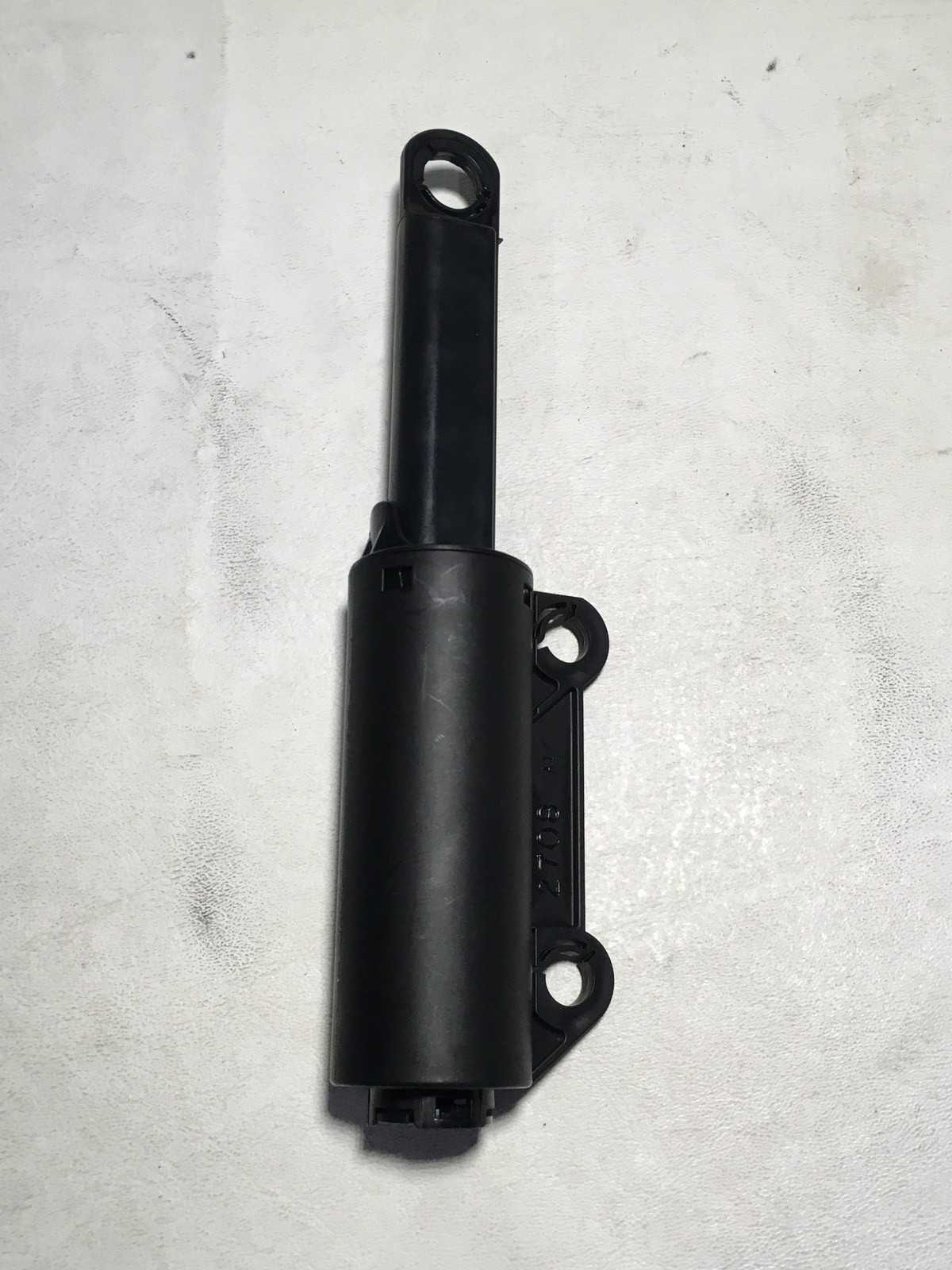 2018-2023 TRAVERSE GLOVE BOX DOOR DAMPNER NEW GM #13427447