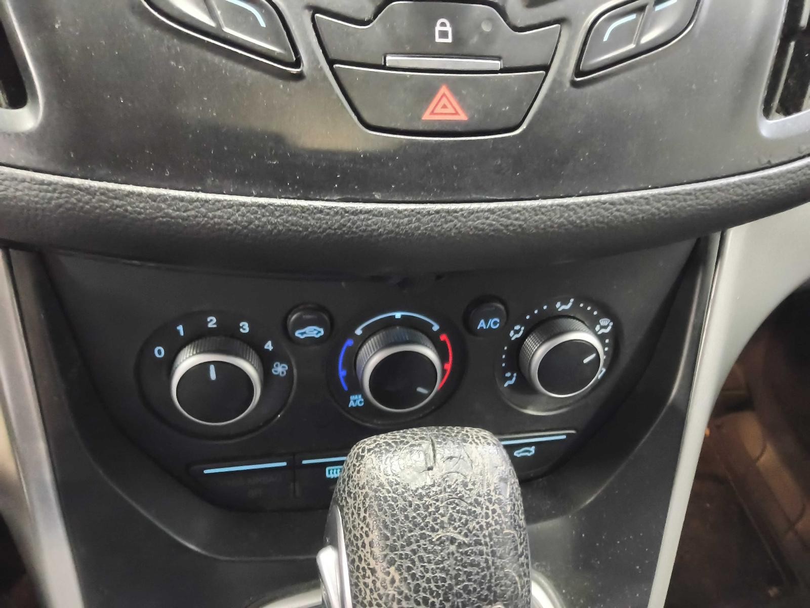 Used Battery Tray fits: 2013 Ford Escape Grade A