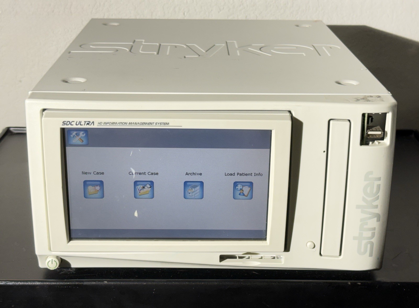 Stryker 0240050988 SDC Ultra HD Endoscopic Information Image Management Console