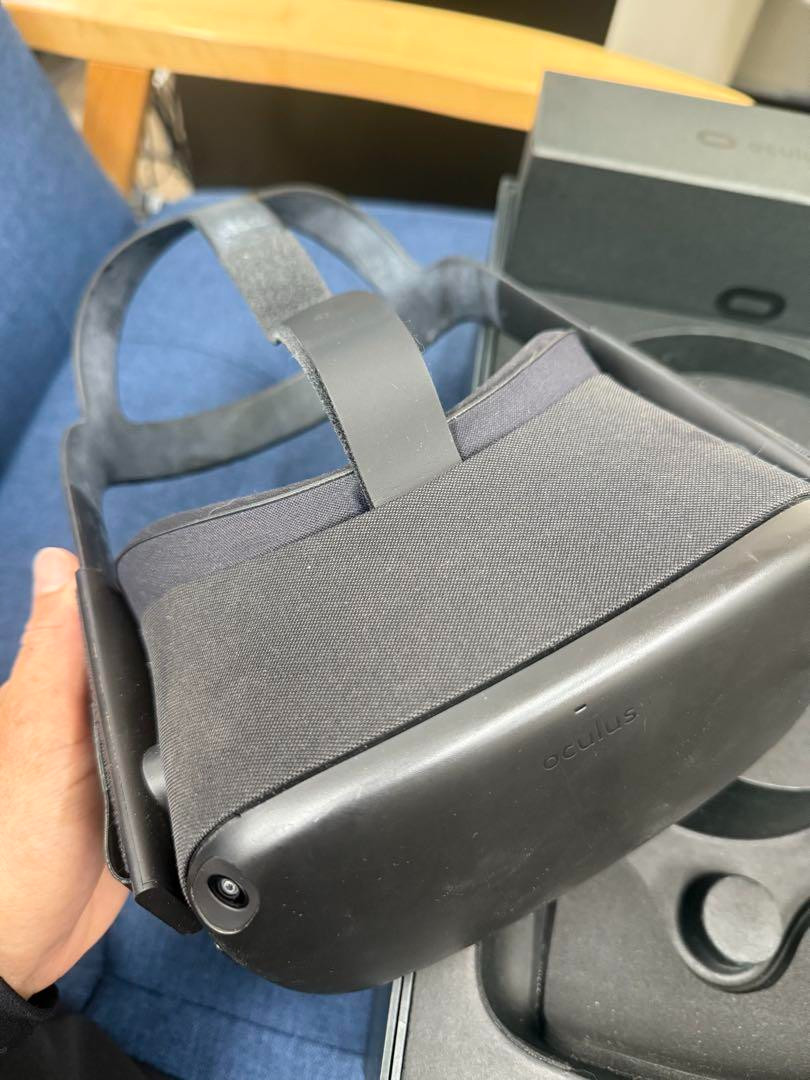 Oculus Quest 64GB VR Headset Black Used