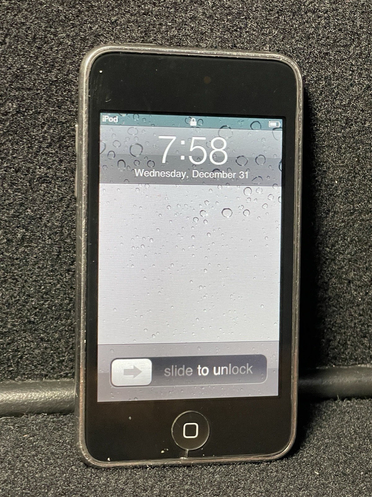 Apple iPod Touch 2nd Generation A1288 Black 8GB (FOR PARTS)