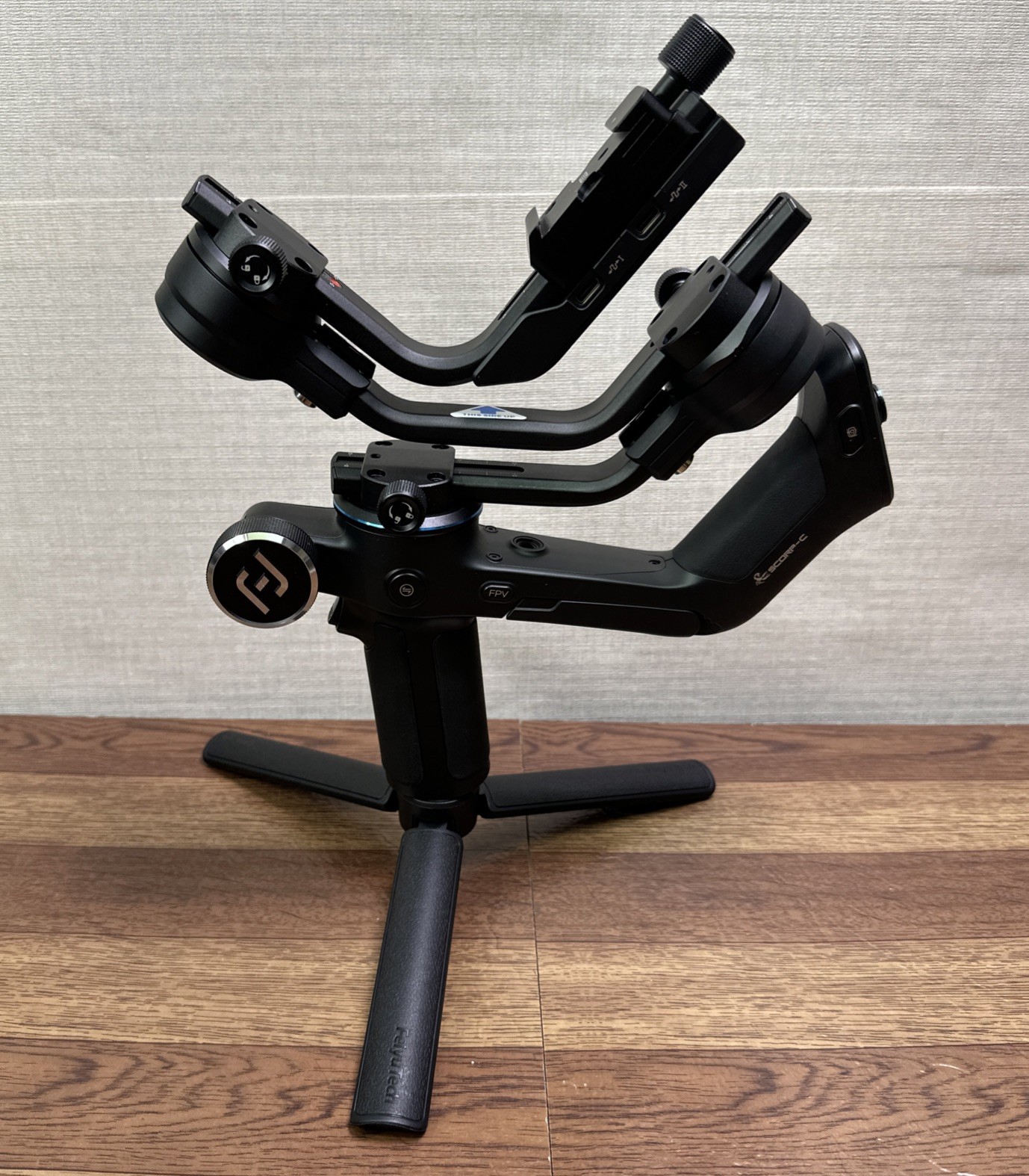 FeiyuTech SCORP-C Handheld Gimbal for Mirrorless Camera