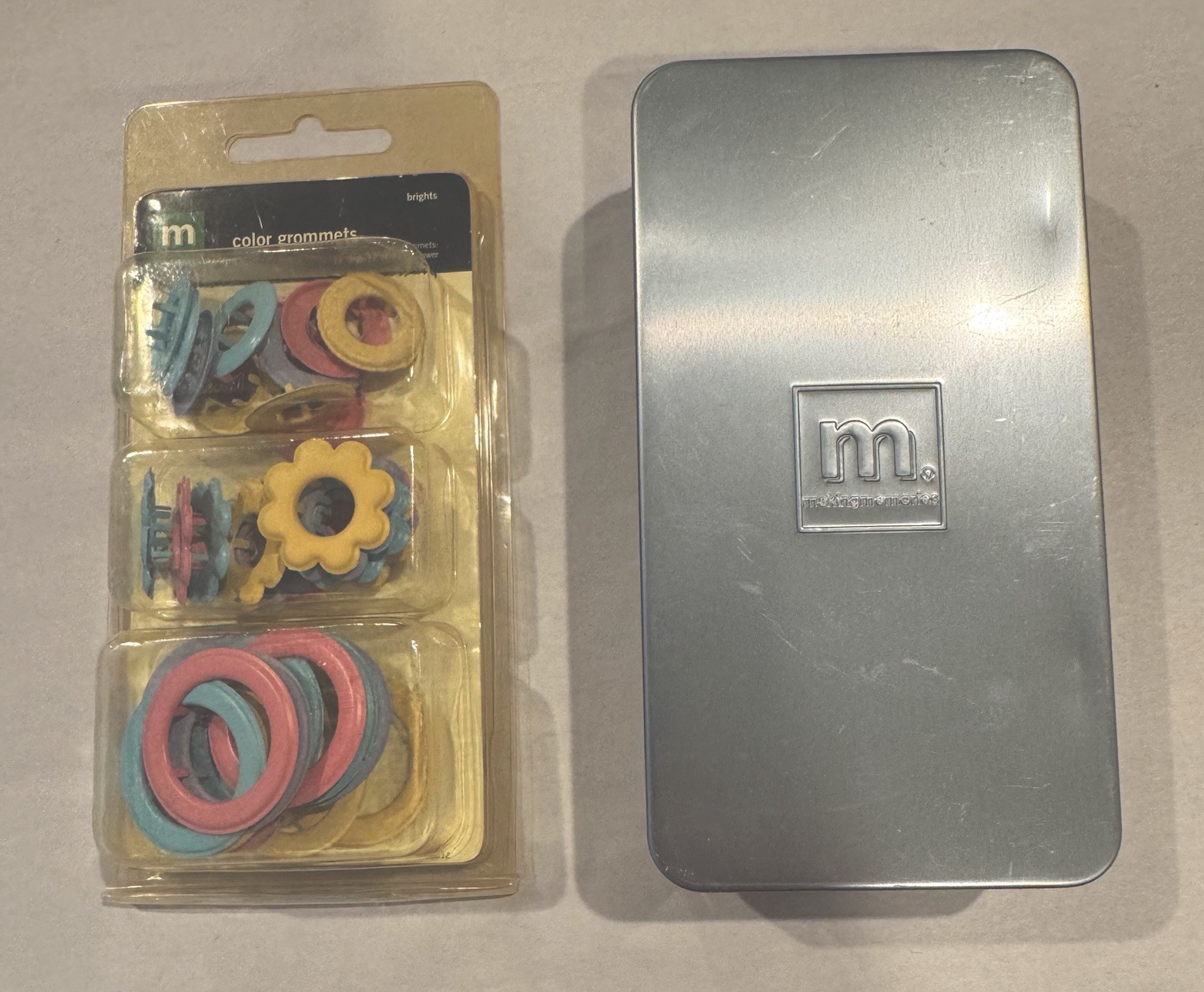 Making Memories Grommet Setting Tool Kit Tin + NEW Brights Grommets #28612