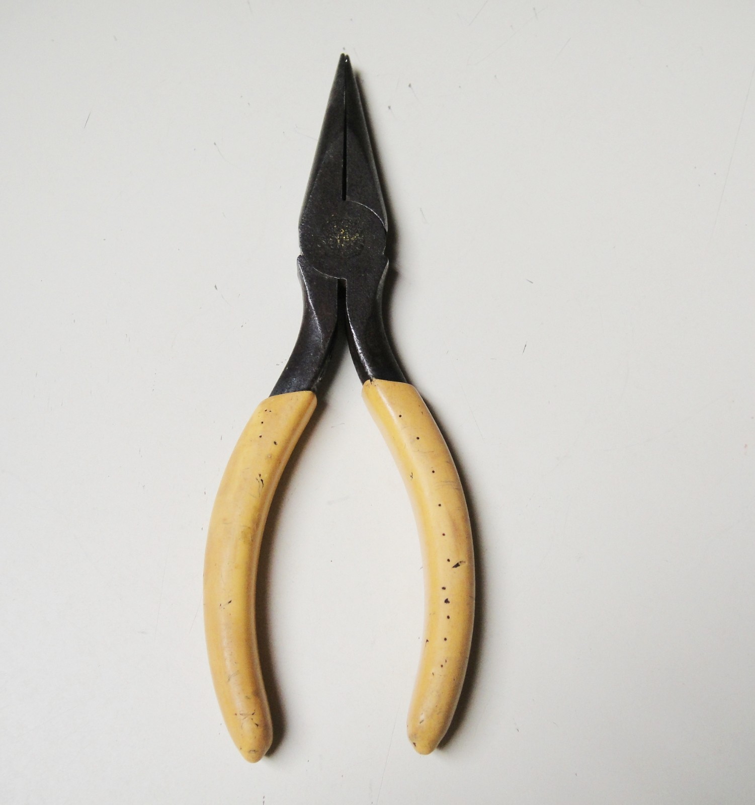 VINTAGE M. KLEIN & SONS #301-5 NEEDLE NOSE PLIER 5.5"