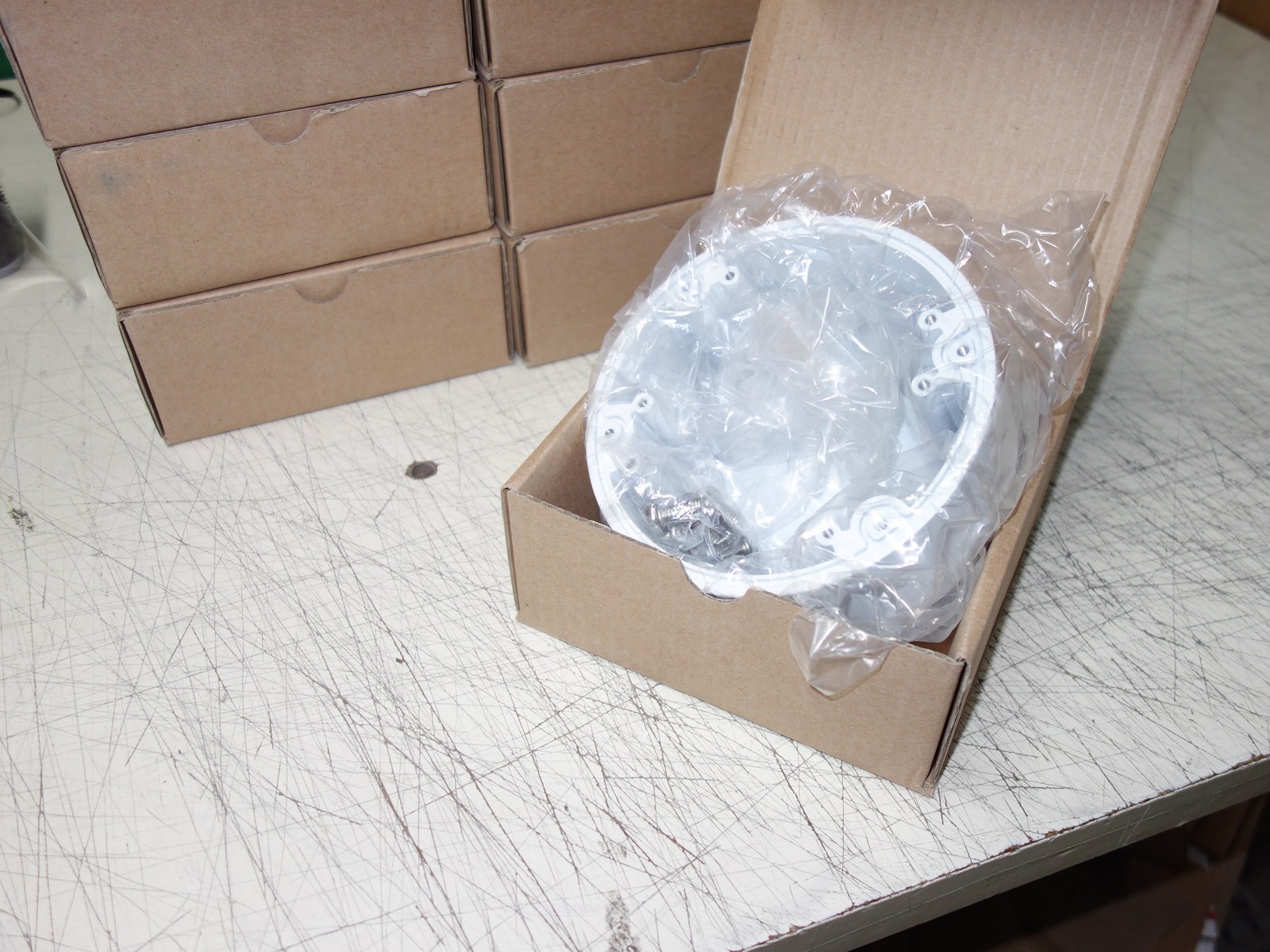 Bosch NDA-SMB-MINISMB surface mount box for FLEXIDOME Camera * NEW
