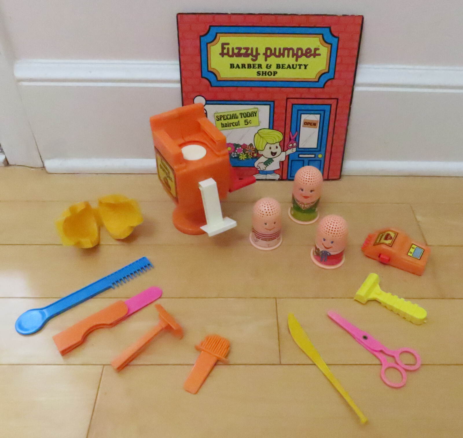 VTG KENNER 1970s PLAY-DOH Fuzzy Pumper Barber Shop NOT COMPLETE