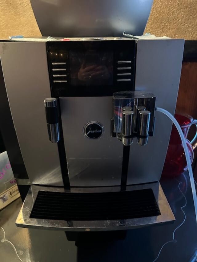 Jura W3 Expresso Cappuccino Machine