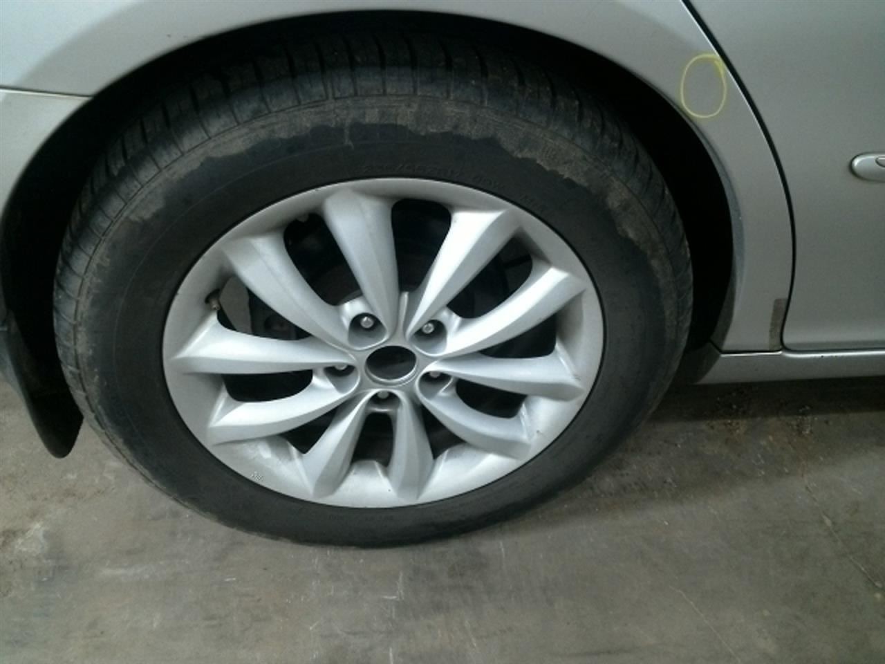 Driver Left Front Spindle/Knuckle Thru 10/05/07 Fits 06-08 AZERA 104864165