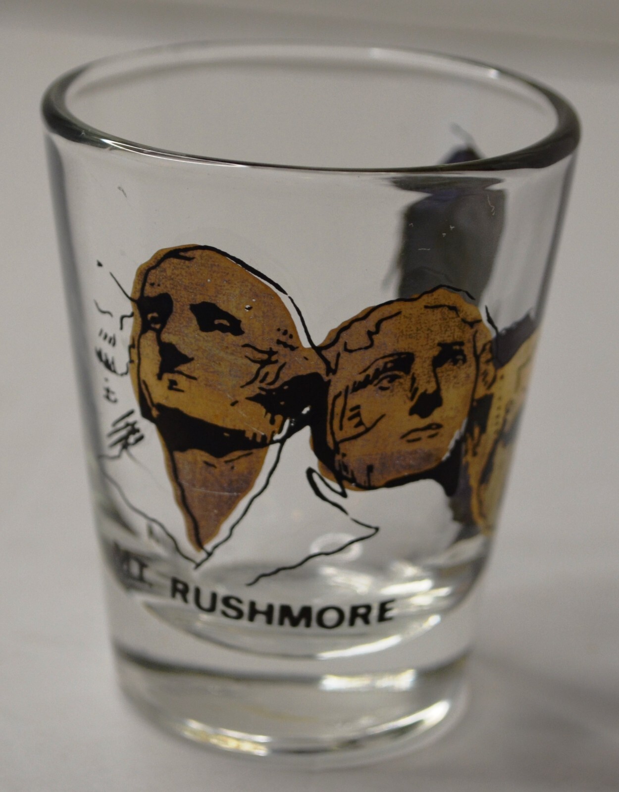 MOUNT RUSHMORE SOUTH DAKOTA SHOT GLASS