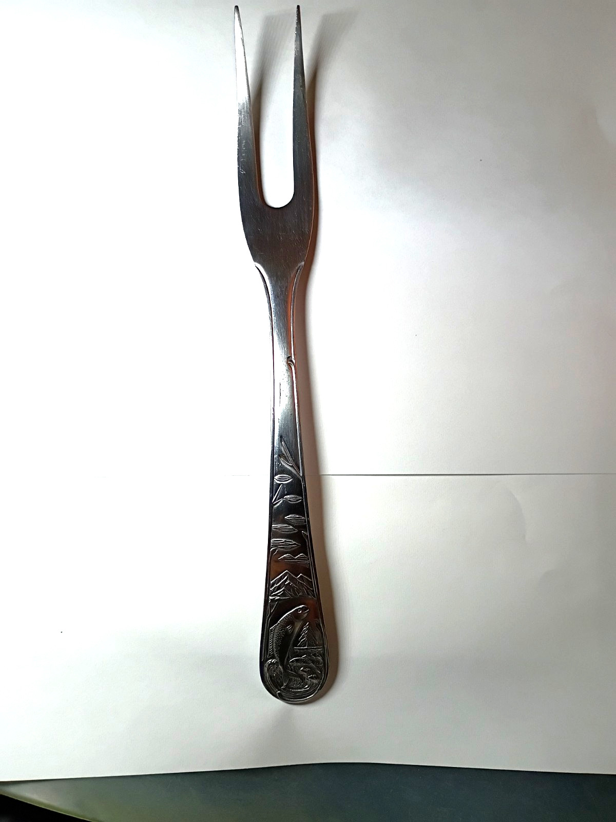 CAMBRIDGE Fish on River Serving Fork Stainless Flatware