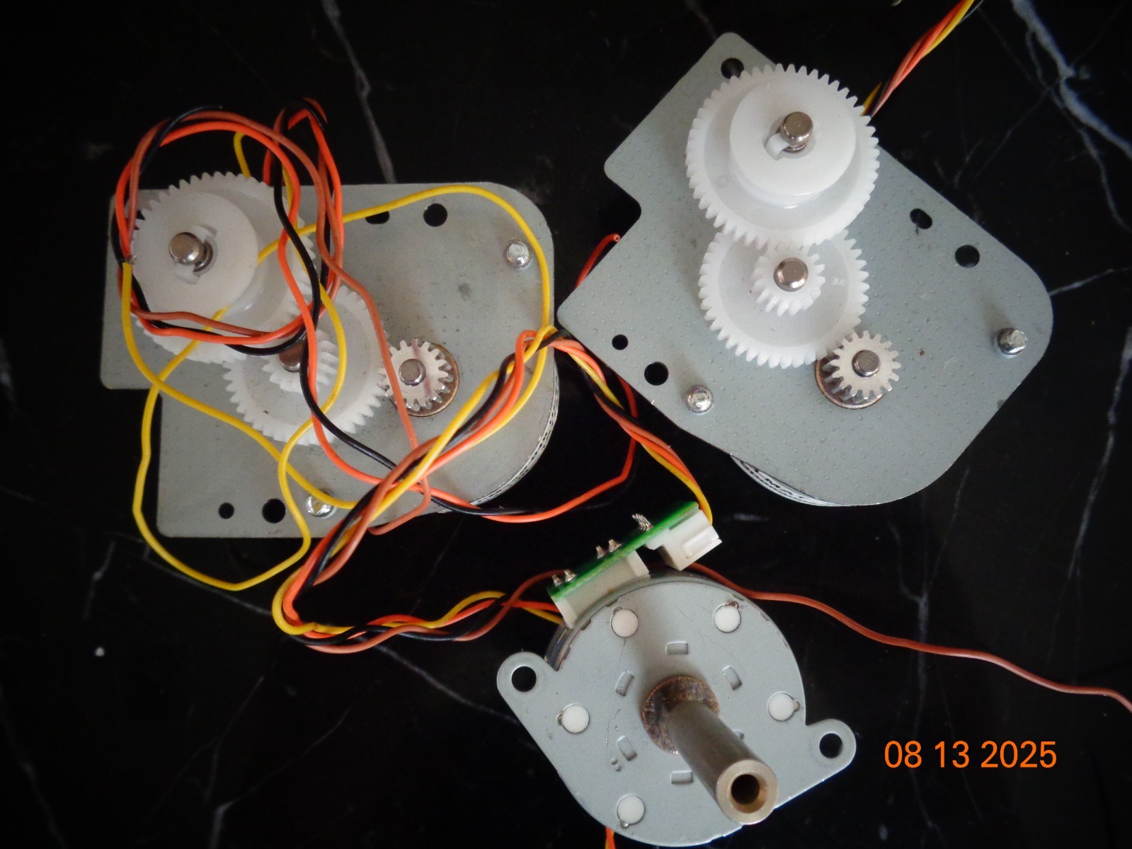 NMB-MAT Stepper Motor with Gear - 24V - PM35S-048-USY4 lot 3