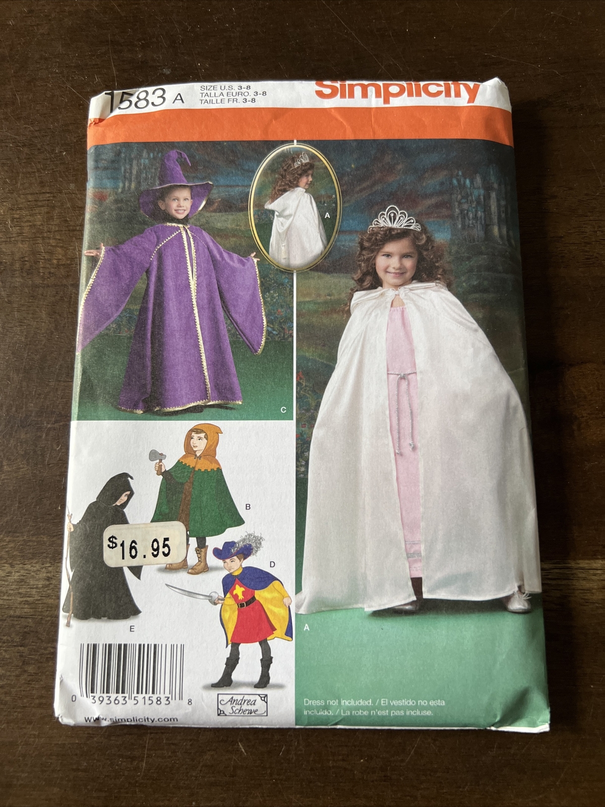 Simplicity Pattern 1583 Sz 3-8 Capes Tabard and Hats Costumes Cosplay Uncut NEW