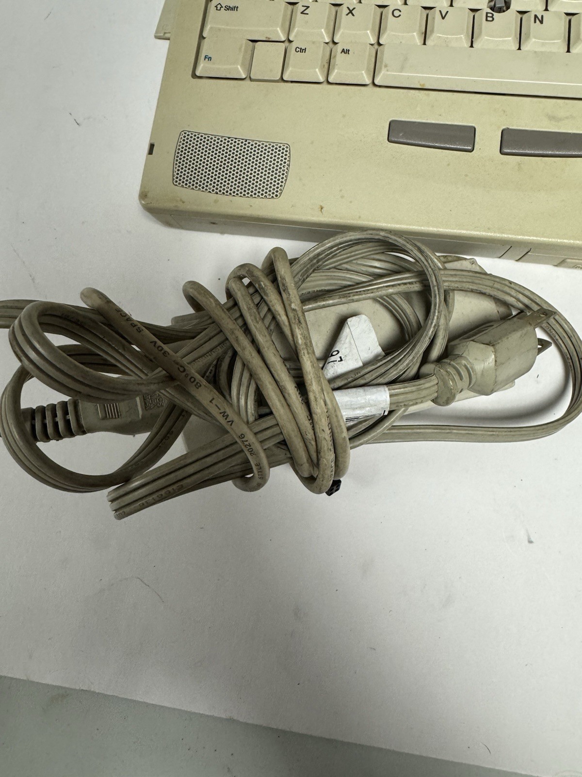 VINTAGE COMPAQ ARMADA 7370DMT LAPTOP COMPUTER - AS/IS