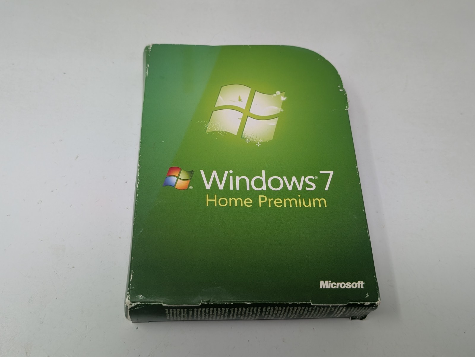 Microsoft Windows 7 Home Premium 32 Bit & 64 Bit DVDs Complete