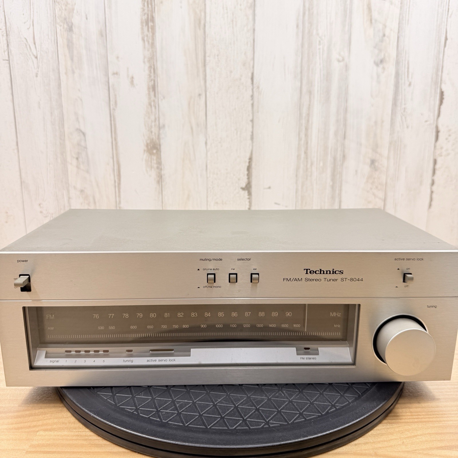 Technics ST-8044 FM AM Stereo Tuner Silver Vintage Tested Used