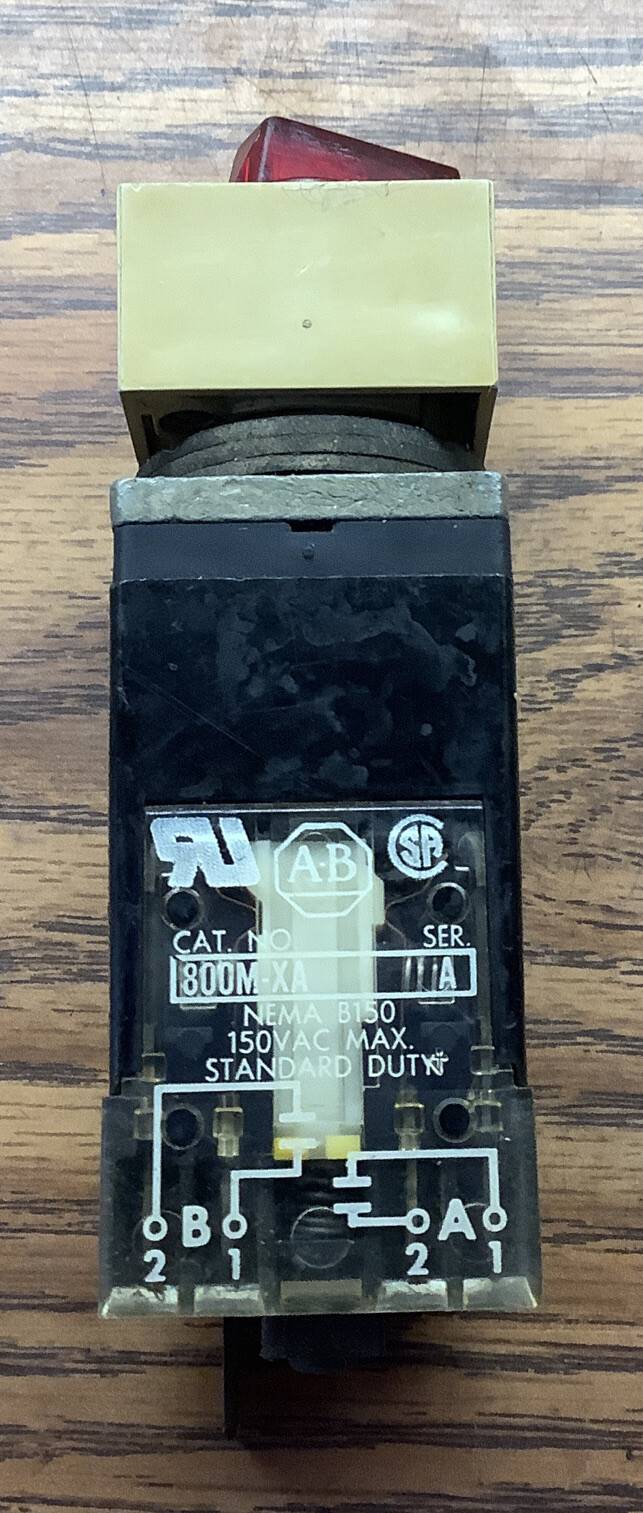Allen Bradley 800MS-16HX2B Red Illuminated Selector Switch 7371