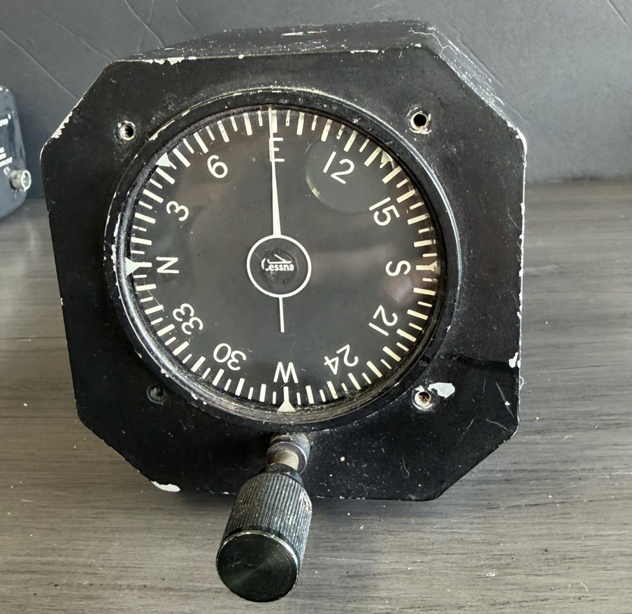 CESSNA DIRECTIONAL GYRO C661002-0201 RCA10-J-3985-02