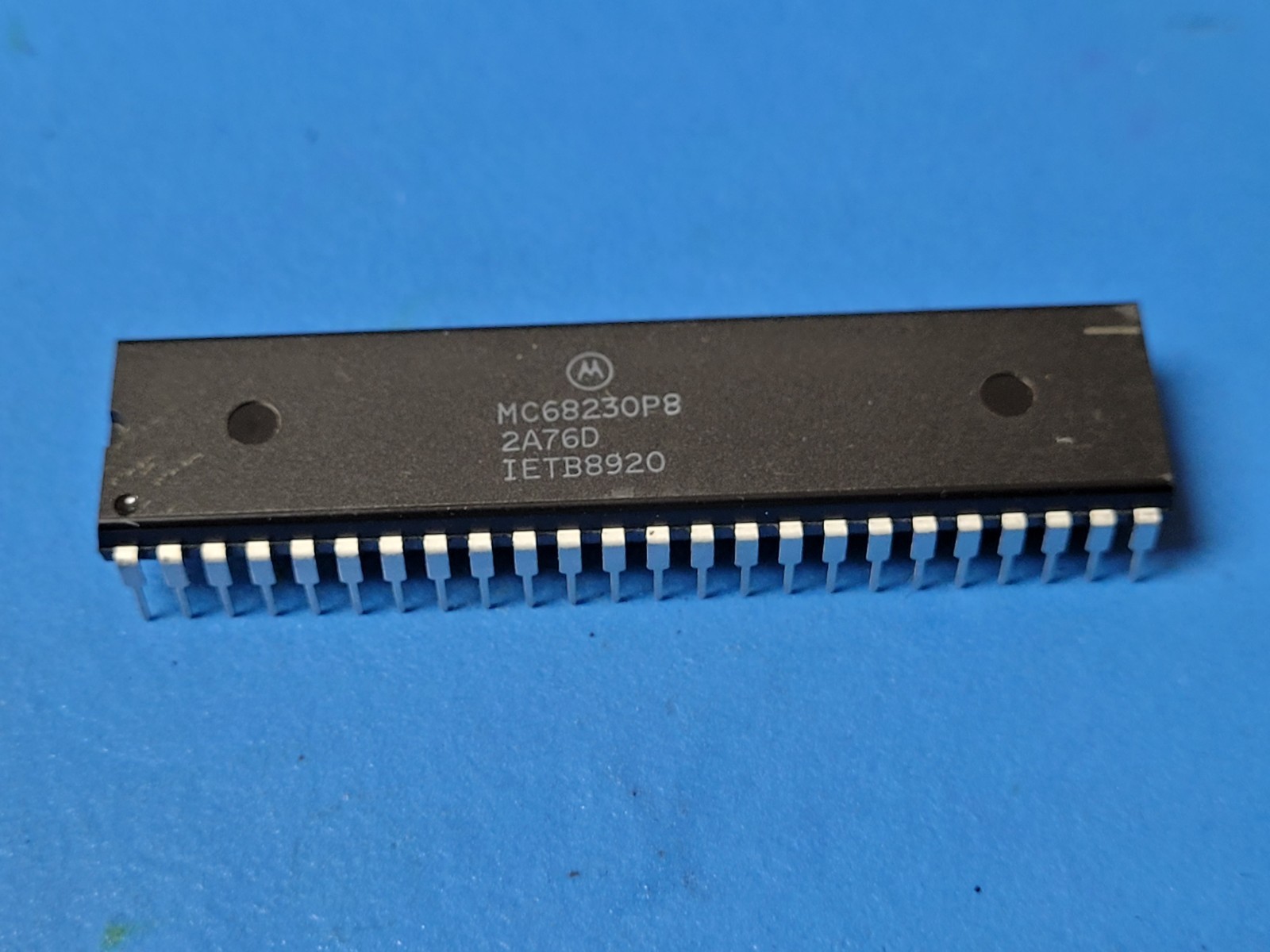 MC68230P8 MOT Parallel Interface/Timer PDIP-48