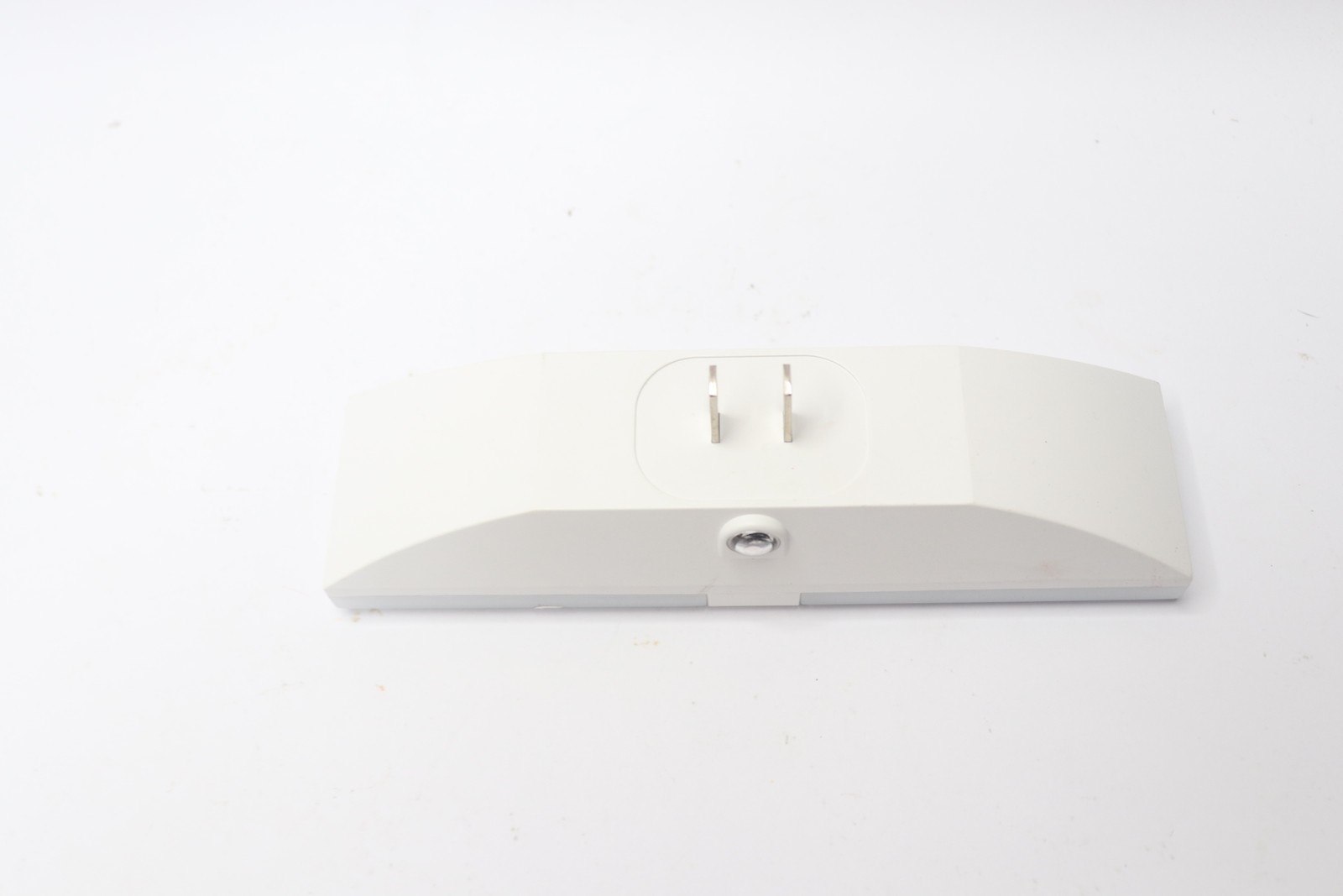 3-Light Level High Output Daylight Deluxe Plug-In LED white