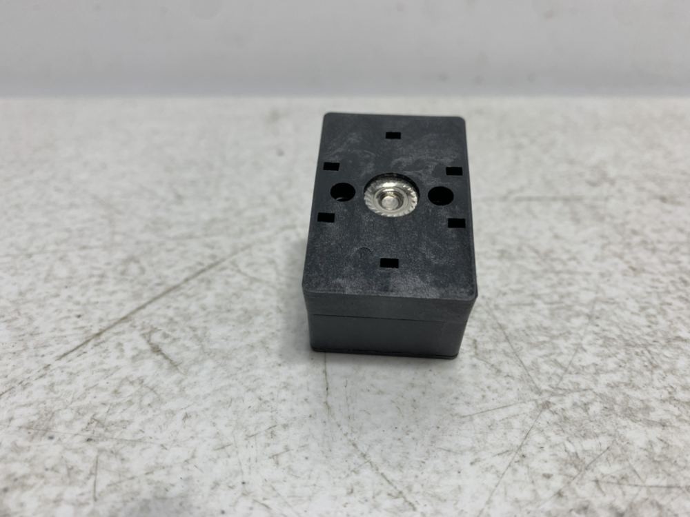 IFM E70587 Flat Cable IDC Connector 32V 3A