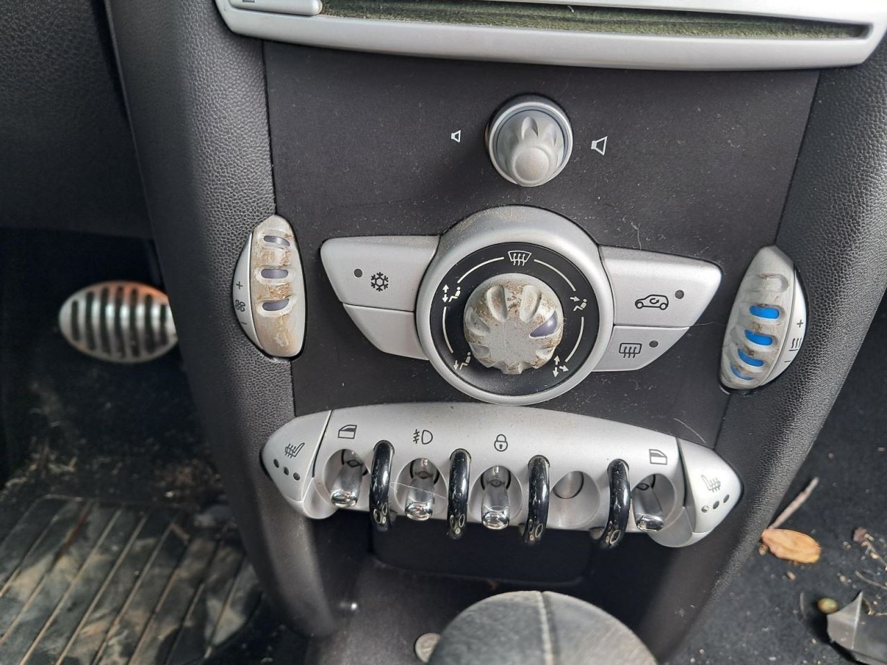 MINI 1 2008 Glove Box 4794579