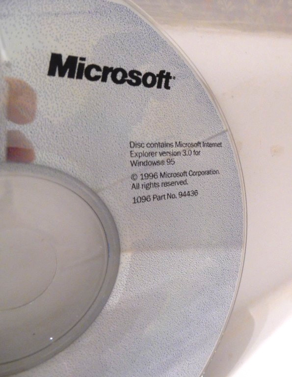 7 Vintage Internet Service Software CDs - SWBell, Netcomplete, Internet Explorer