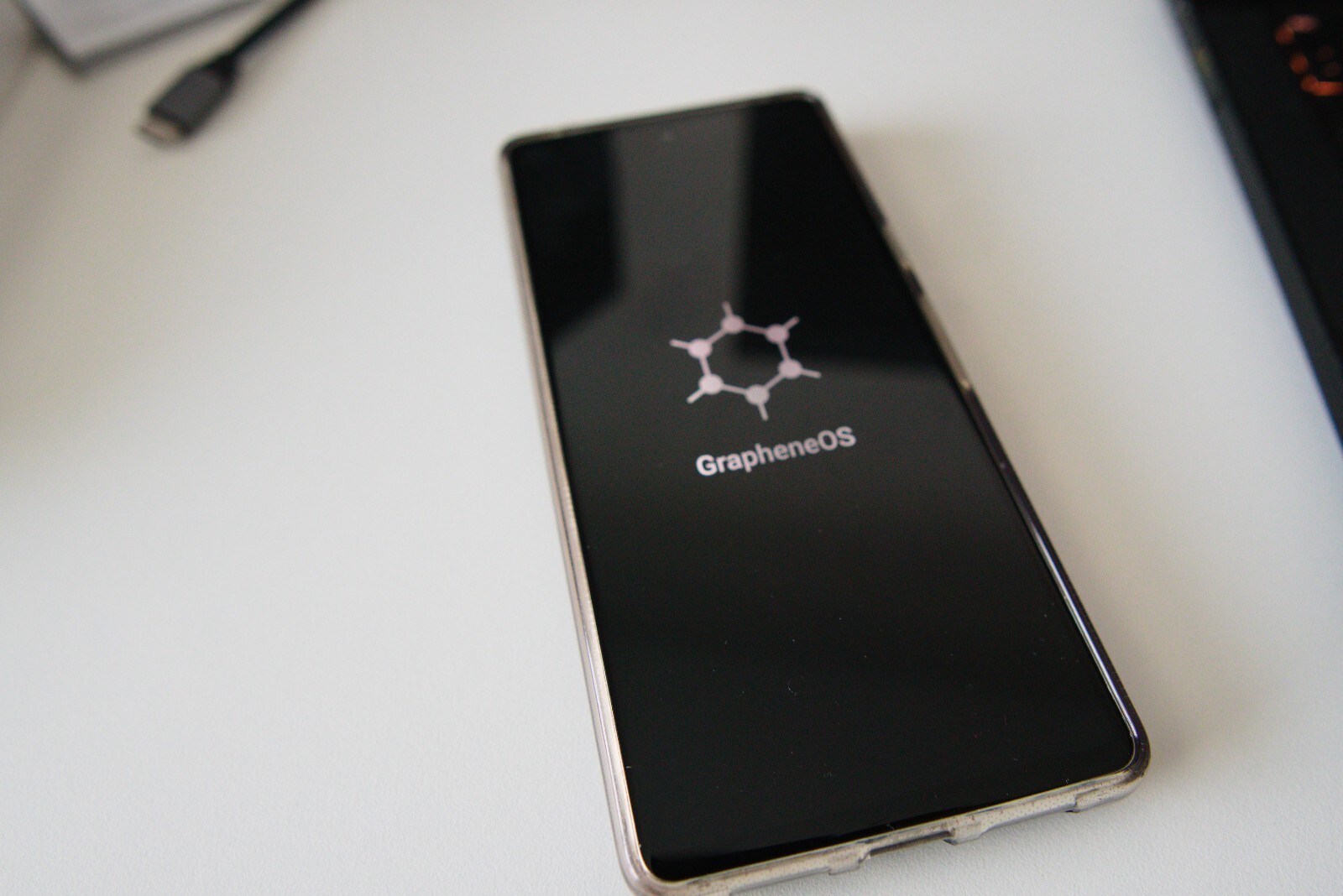 De Google Phone Mail-In Service for GrapheneOS Lineage & CalyxOS