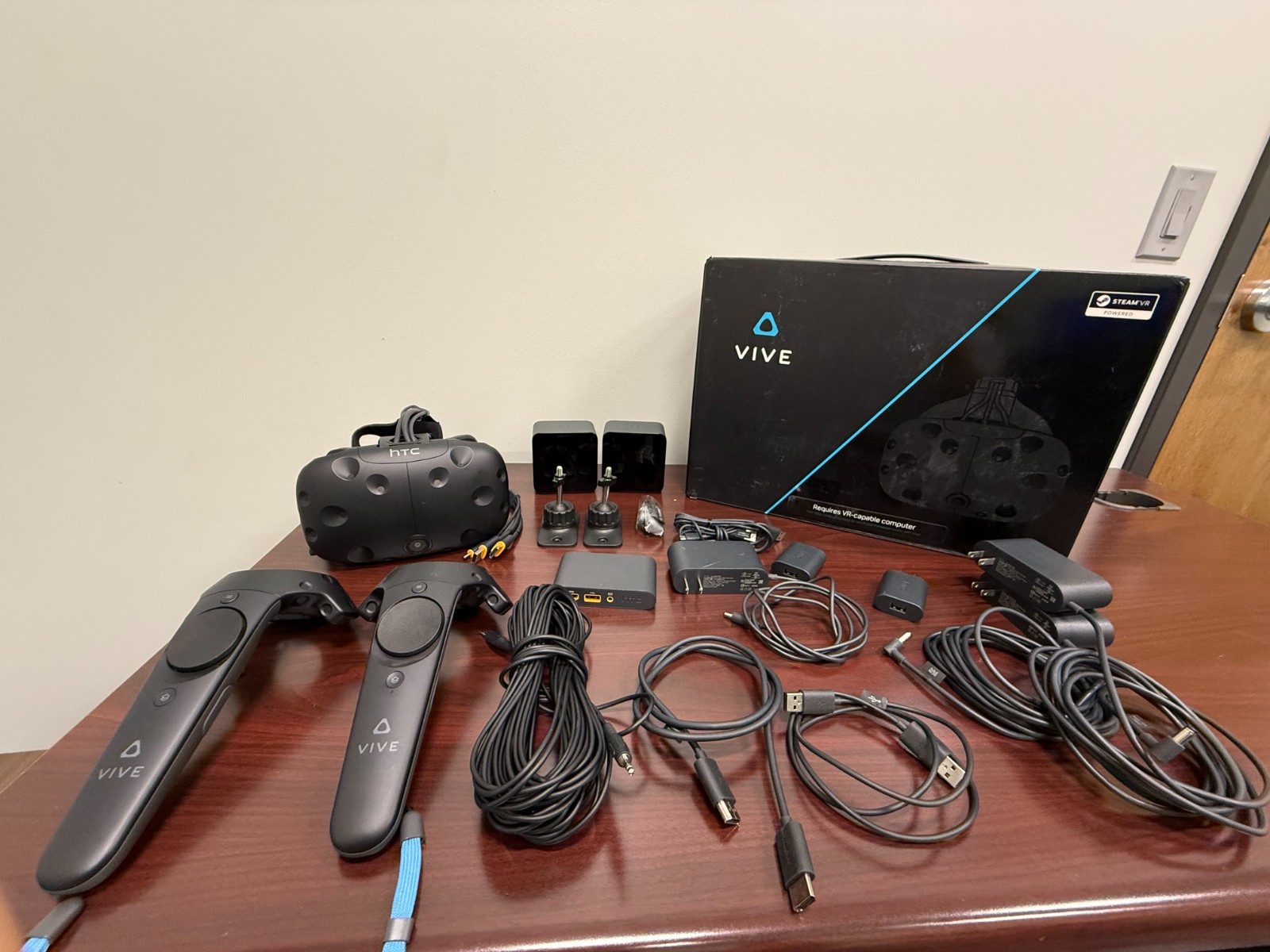 HTC Vive 1st Gen Complete Virtual Reality Set