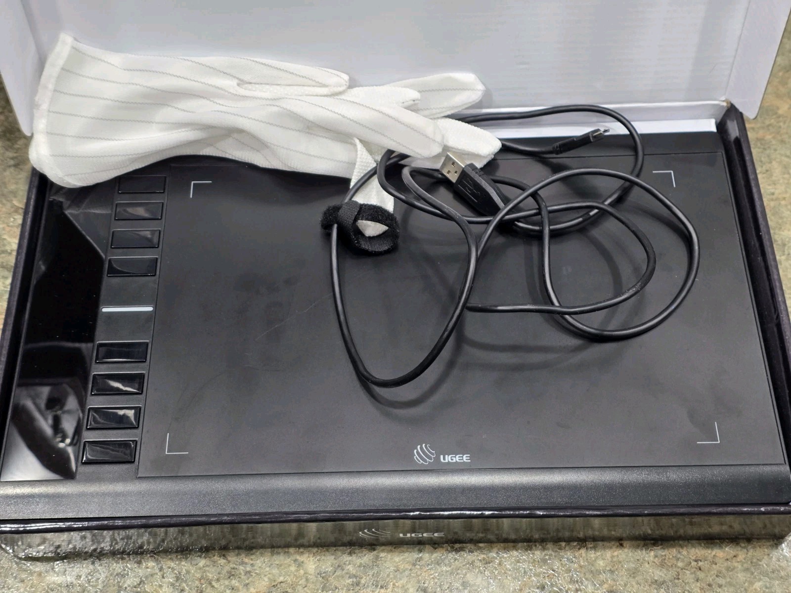 UGEE M708 Graphic Drawing Pen and Tablet Set