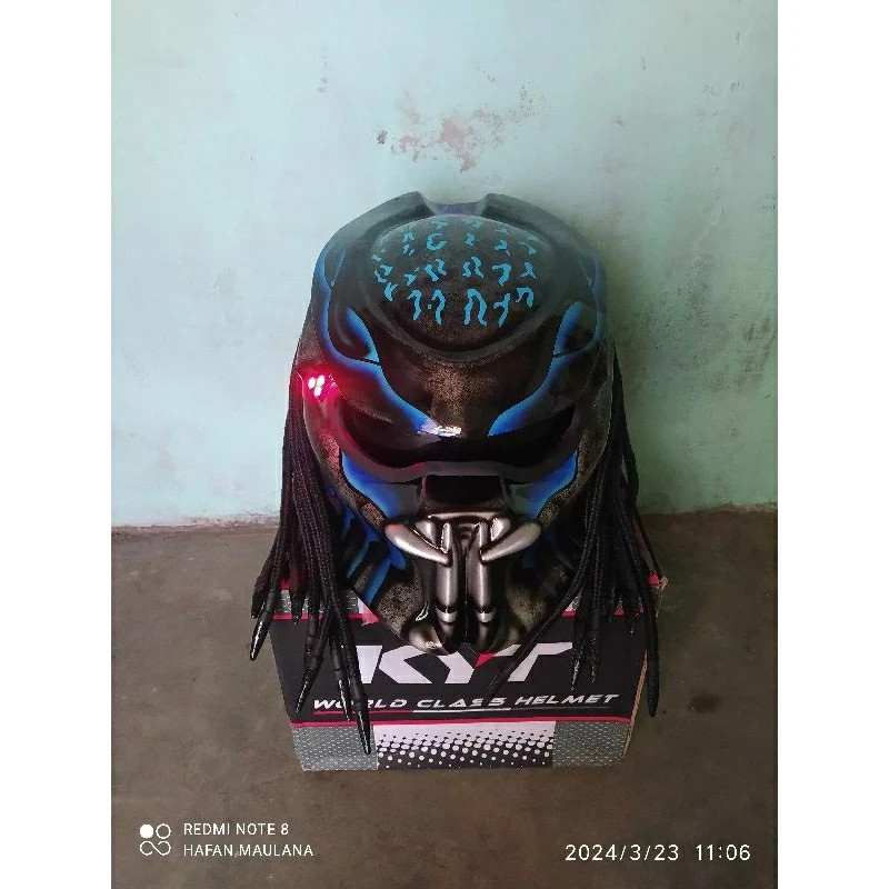 CHOPPER BOBBER STYLE PREDATOR HELMET CUSTOM BLUE FIRE DOT & ECE CERTIFIED