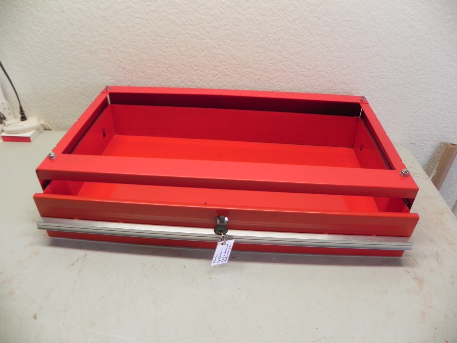 Vintage Matco Add A Drawer Red Ball Bearing Slides w 1 Key ( Used)
