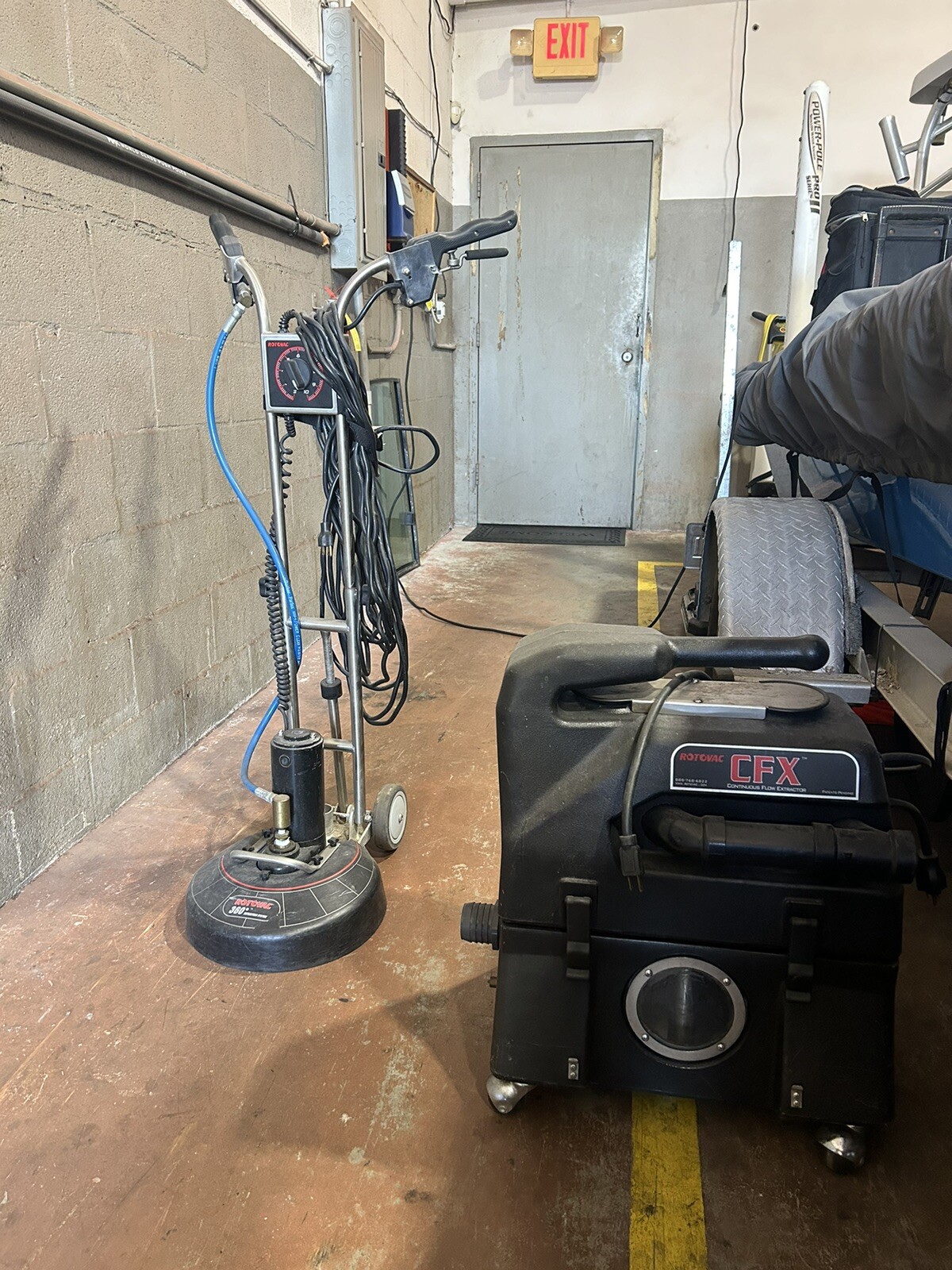 Rotovac 360i and cfx continuous flow extractor For grout and carpet cleaning