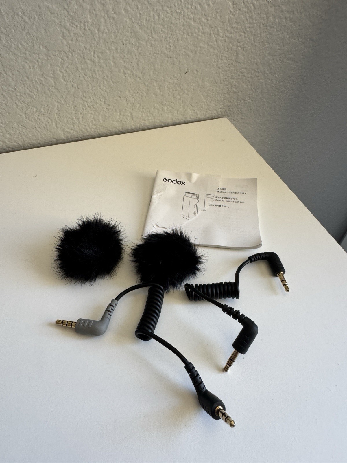 Godox WEC Kit2 Wireless Lavalier Microphone System w/ 3.5mm Mini Input