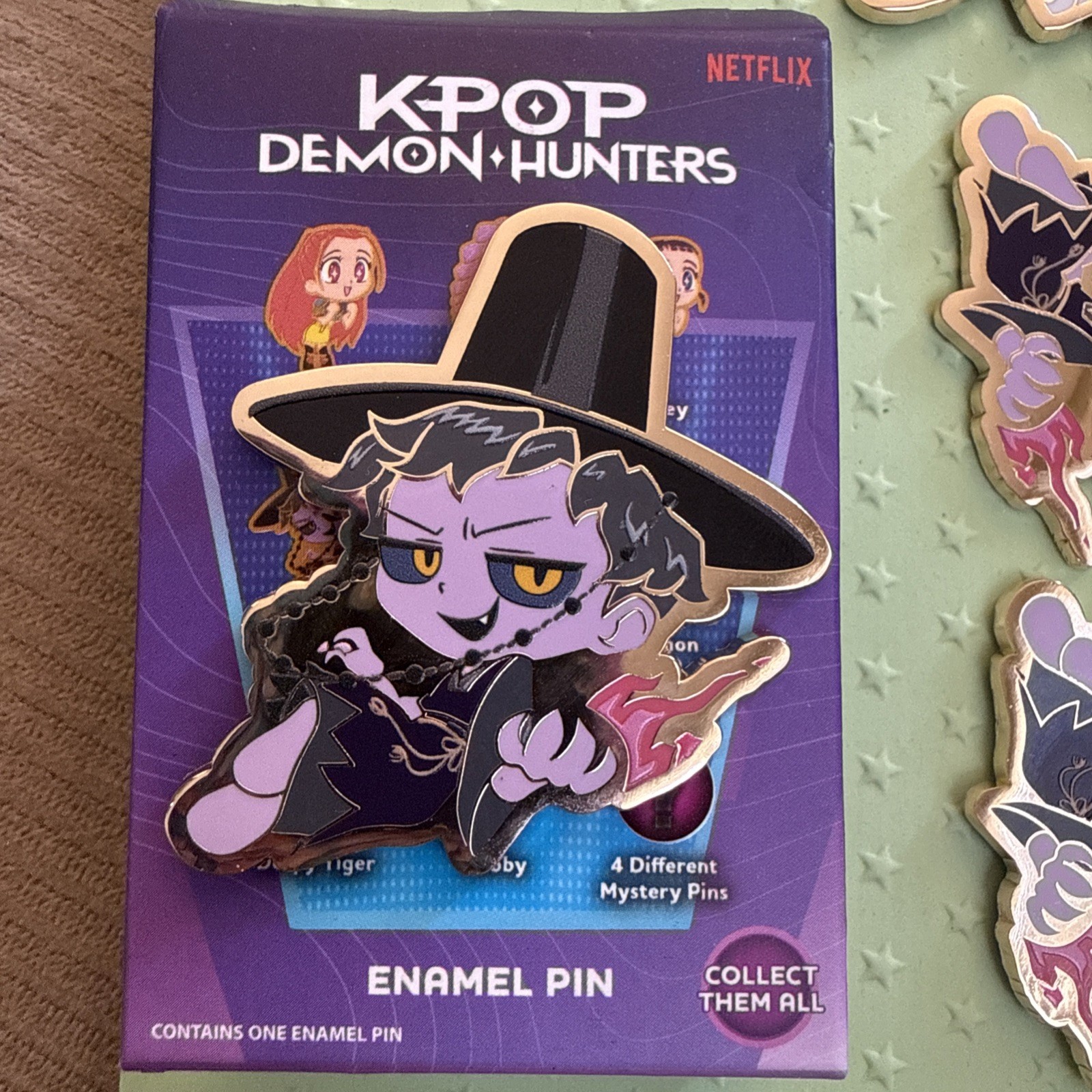PALM PINK A LA MODE K-pop Demon Hunters Pin Jinu Demon LE 250