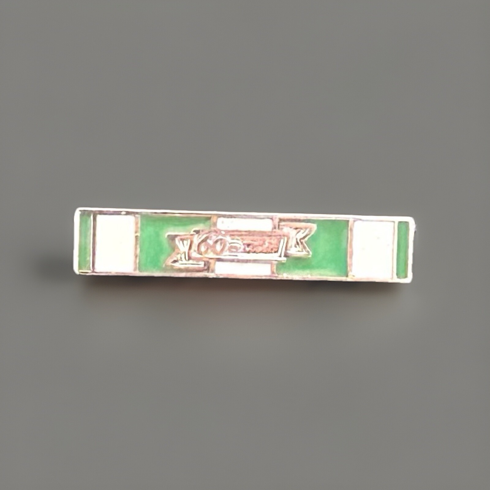 Vietnam Campaign 1960- Green White Ribbon Enamel Lapel Pin