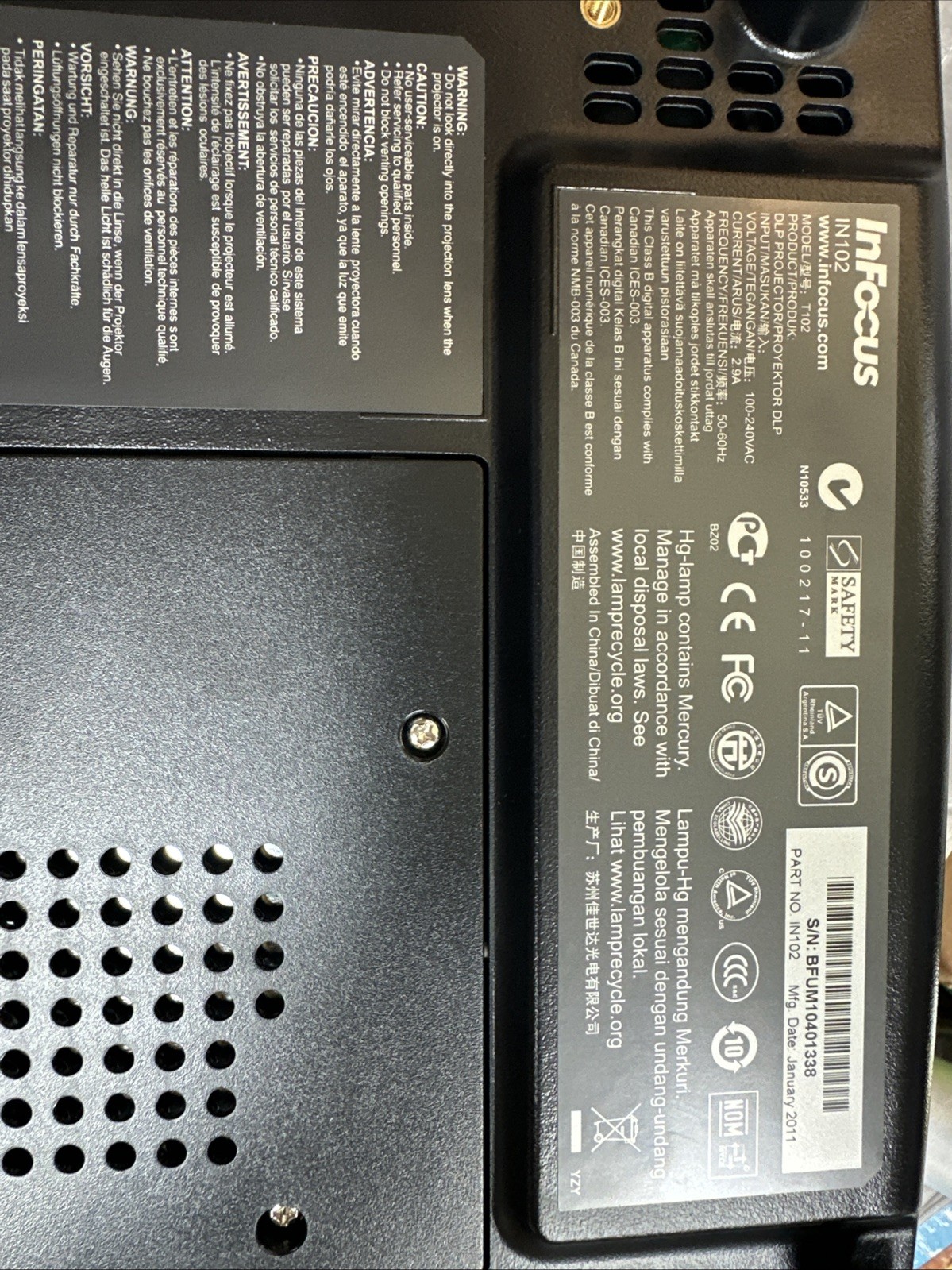 InFocus Projector IN102 Complete Original Box Remote-Instructions Cords Bundle