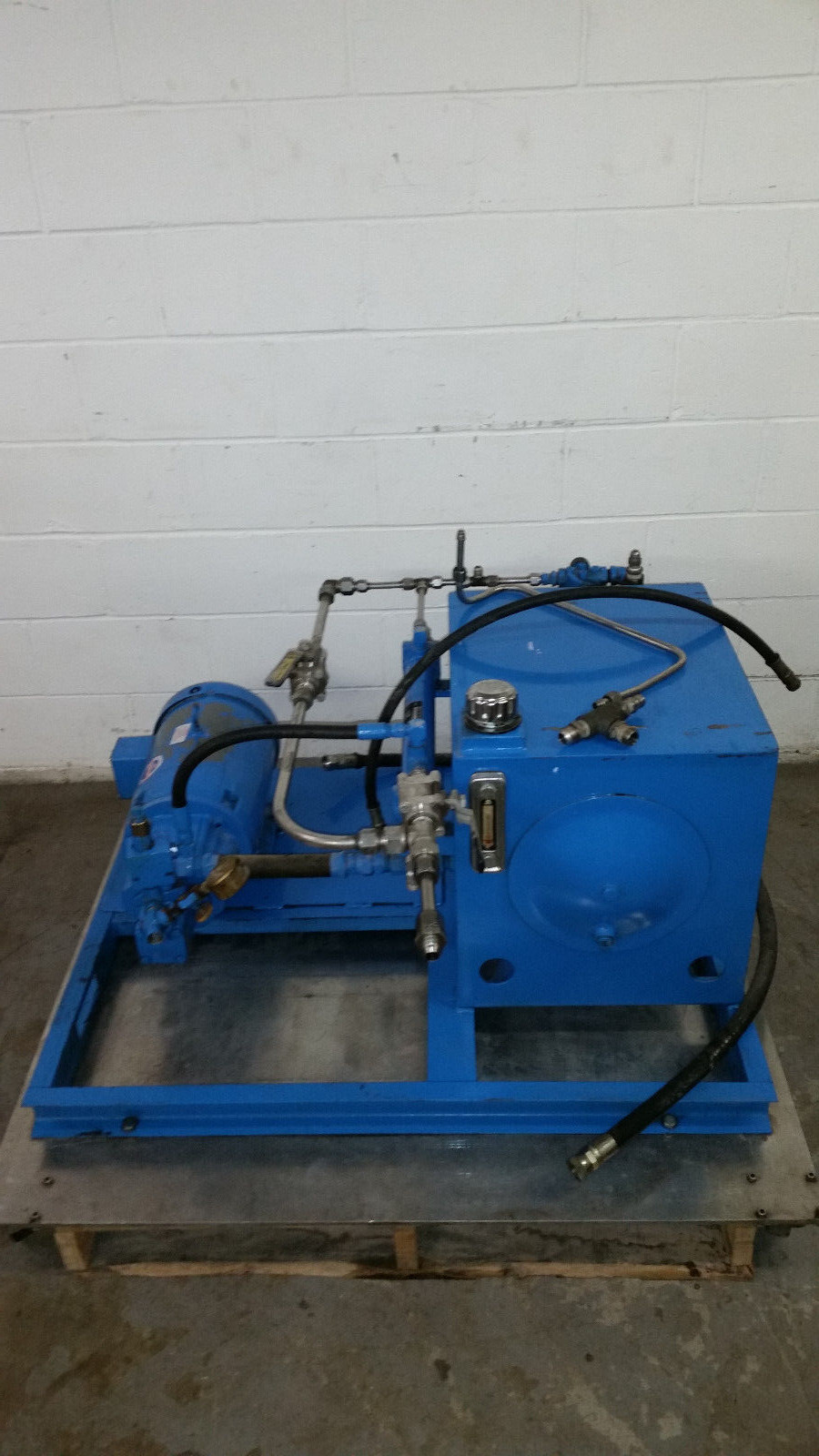 Motion Industries Hydraulic System w/ Reservoir Heat Exchange Pump V10