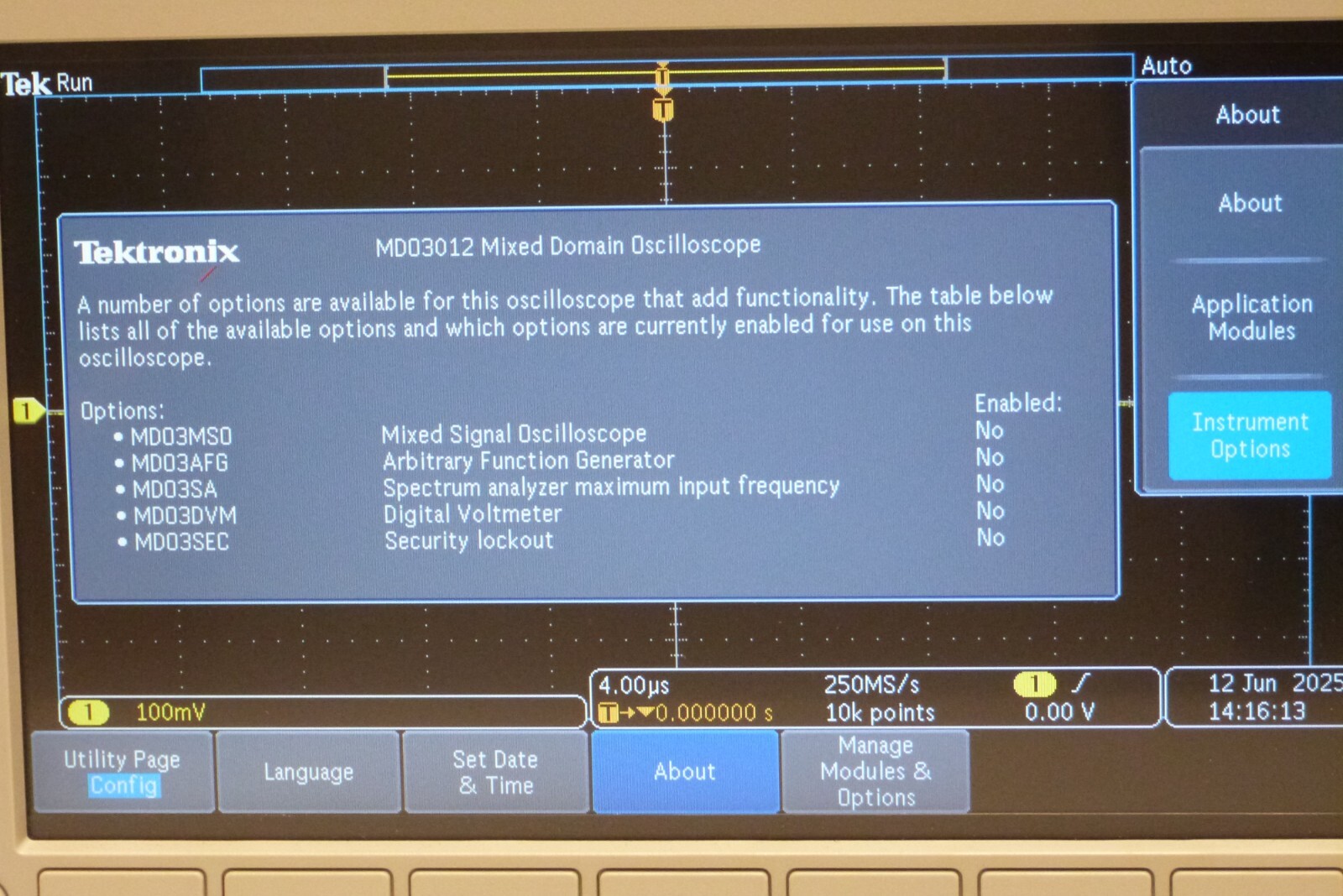 TEKTRONIX - MDO3012