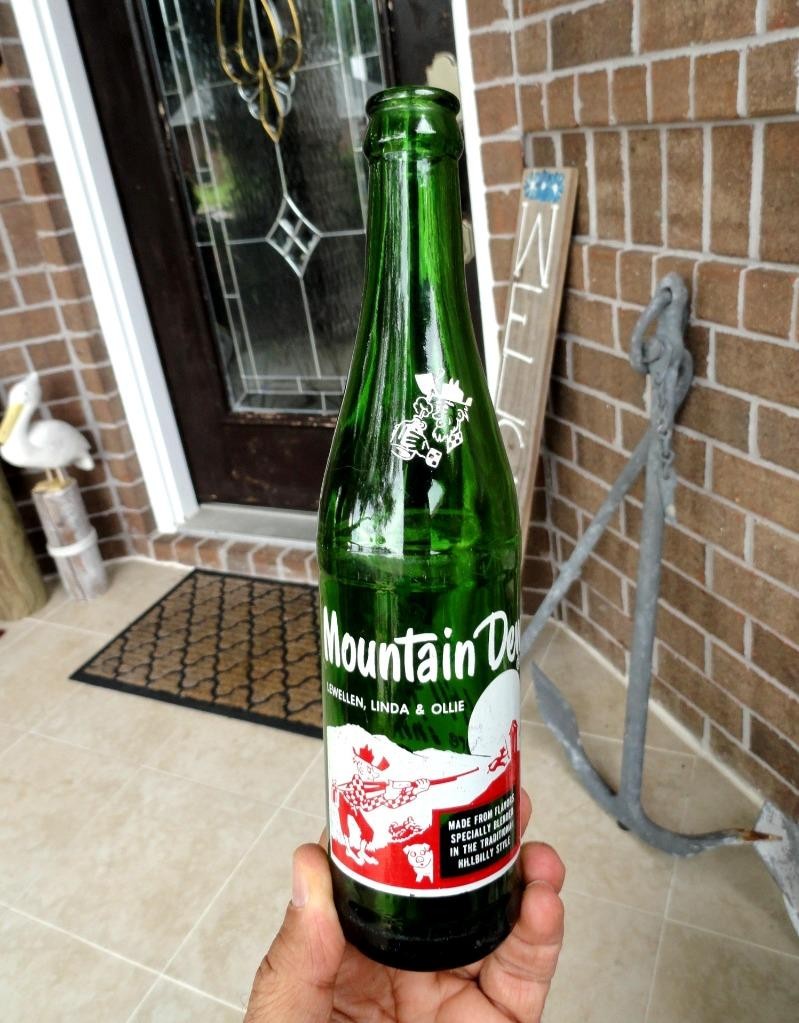 MOUNTAIN DEW LEWELLEN, LINDA & OLLIE “WILLY the HILLBILLY” 10 Oz Soda Bottle