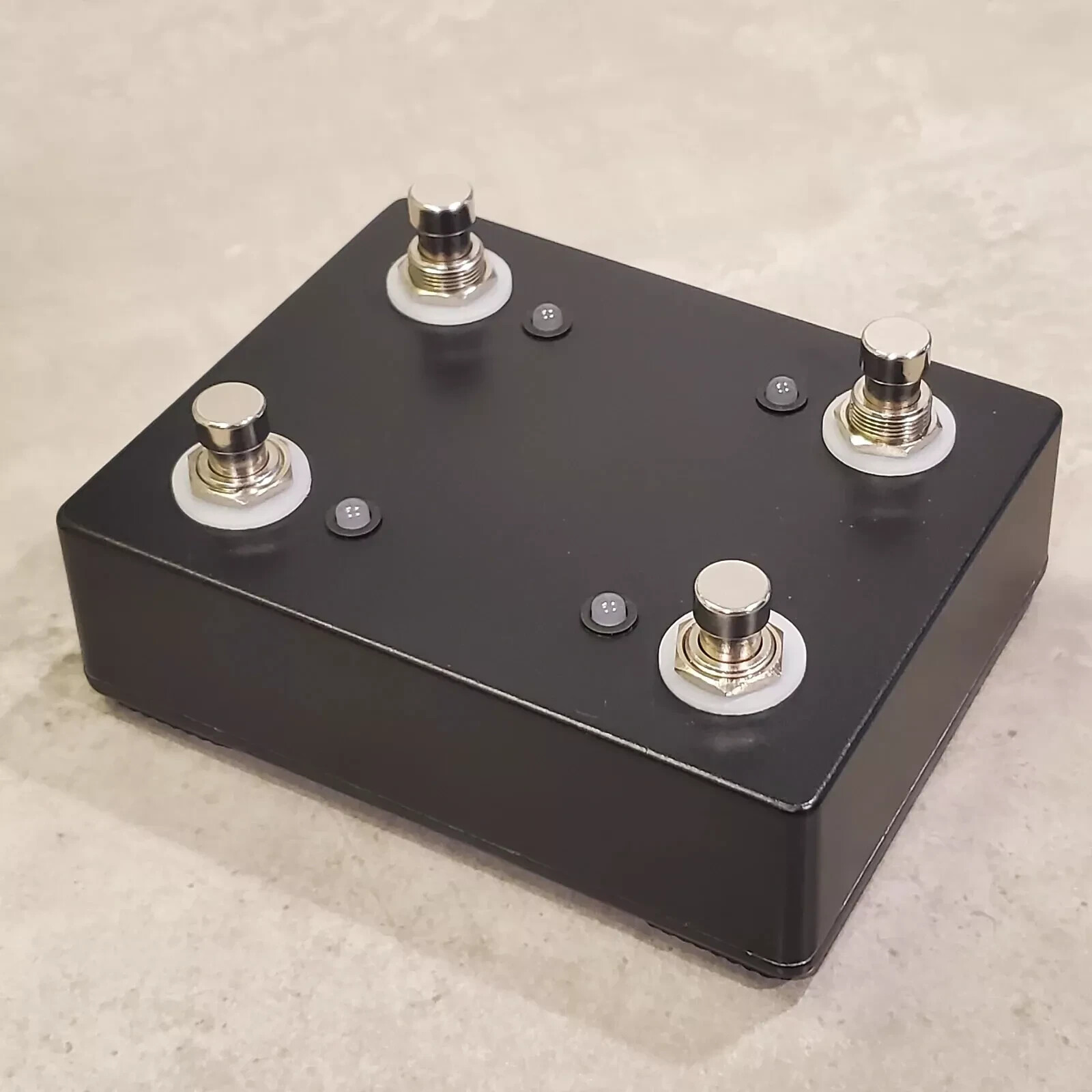 Custom 4-Button Footswitch for Madison Divinity with two 10-Foot TRS Cables