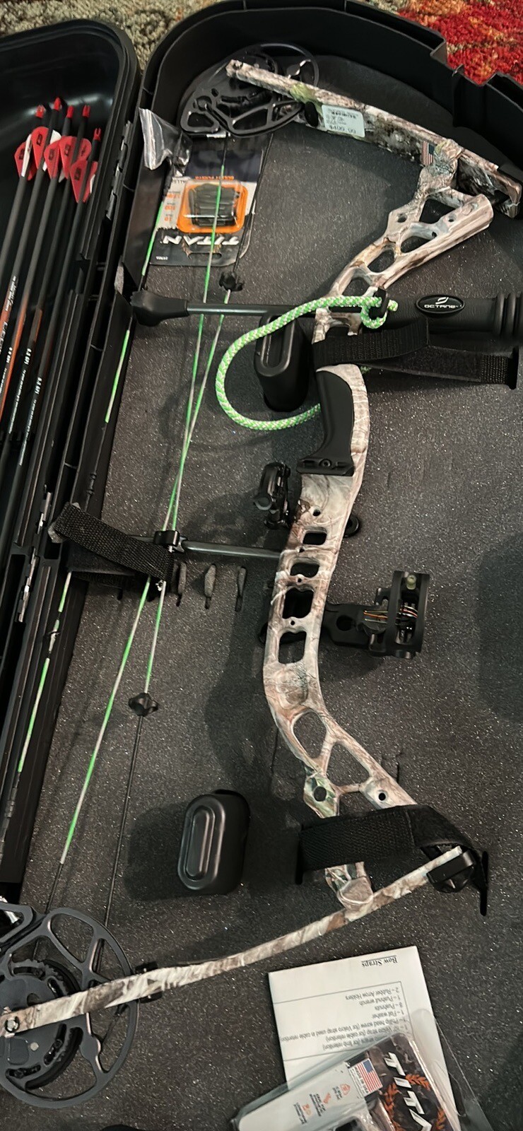 compound bow left hand