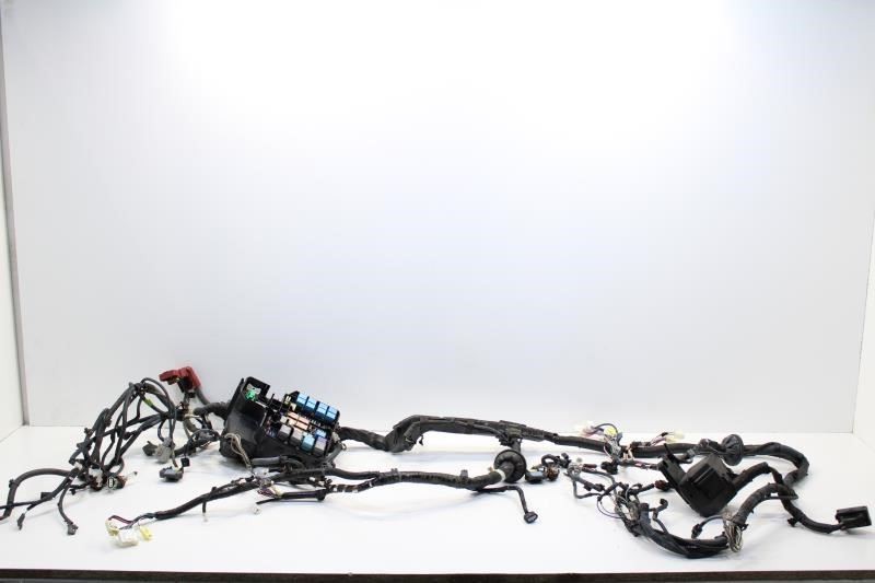 2016-18 Toyota Sienna 3.5L Engine Bay Under Hood Wire Harness 82111-08F21 *ReaD*