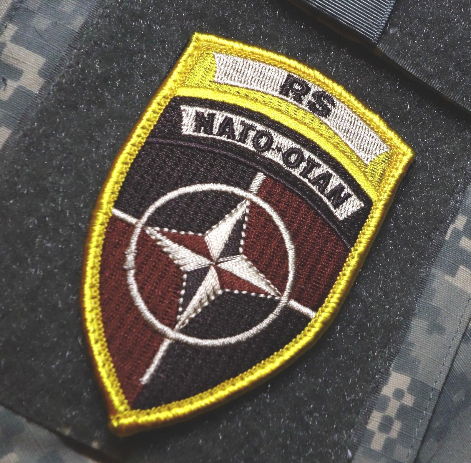 AFGHANISTAN WAR TROPHY NATO RESOLUTE SUPPORT vêlkrö INSIGNIA PATCH: RS
