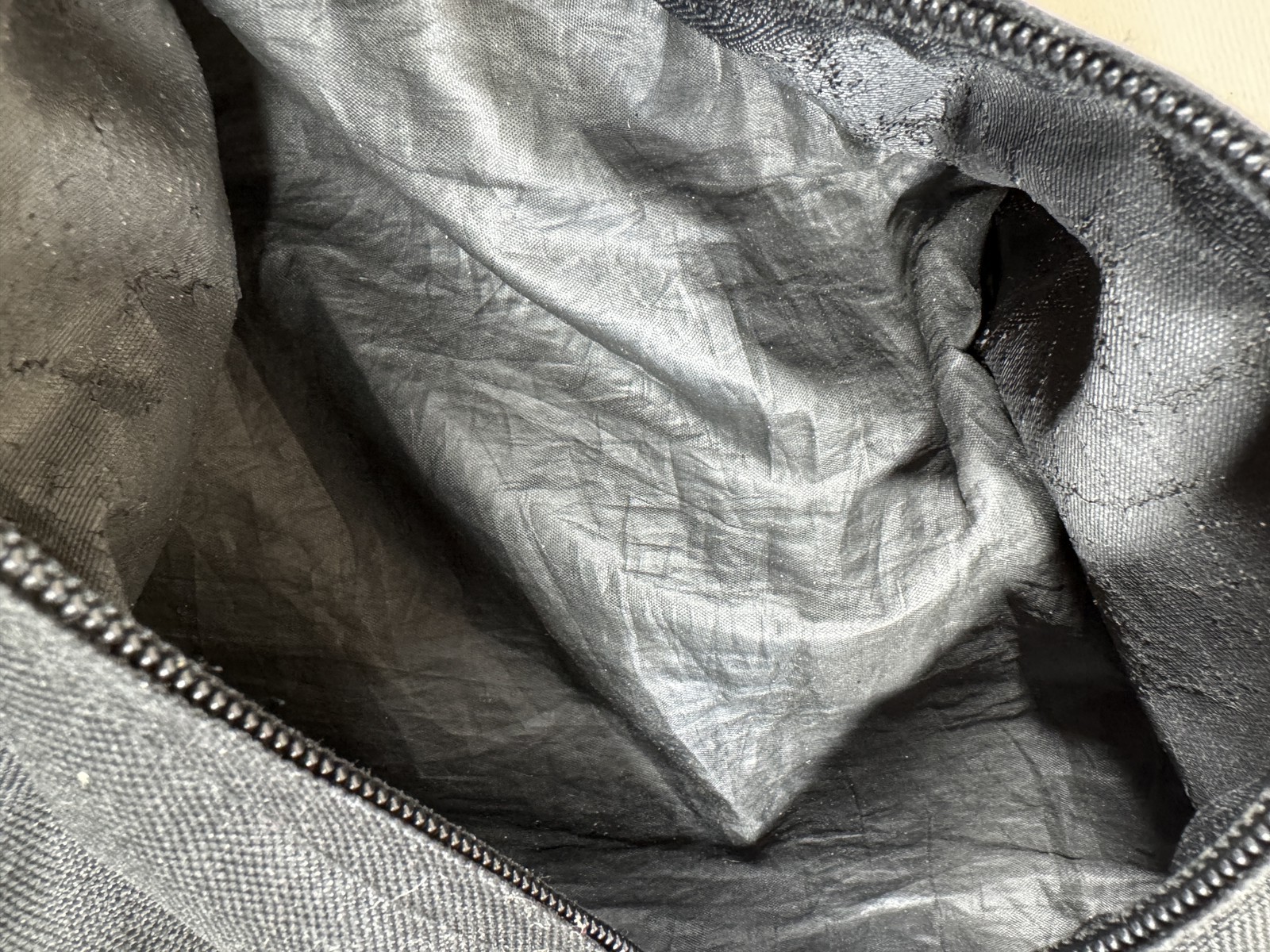 🍀 Black "Smell Proof" Backpack with Padded Straps & Front Zipper Pocket